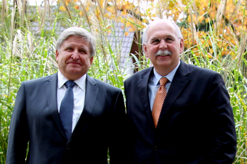 Директор РФФИ Владимир Елисеев и президент DFG Маттиас Клайнер, визит делегации РФФИ в Бонн, октябрь 2011