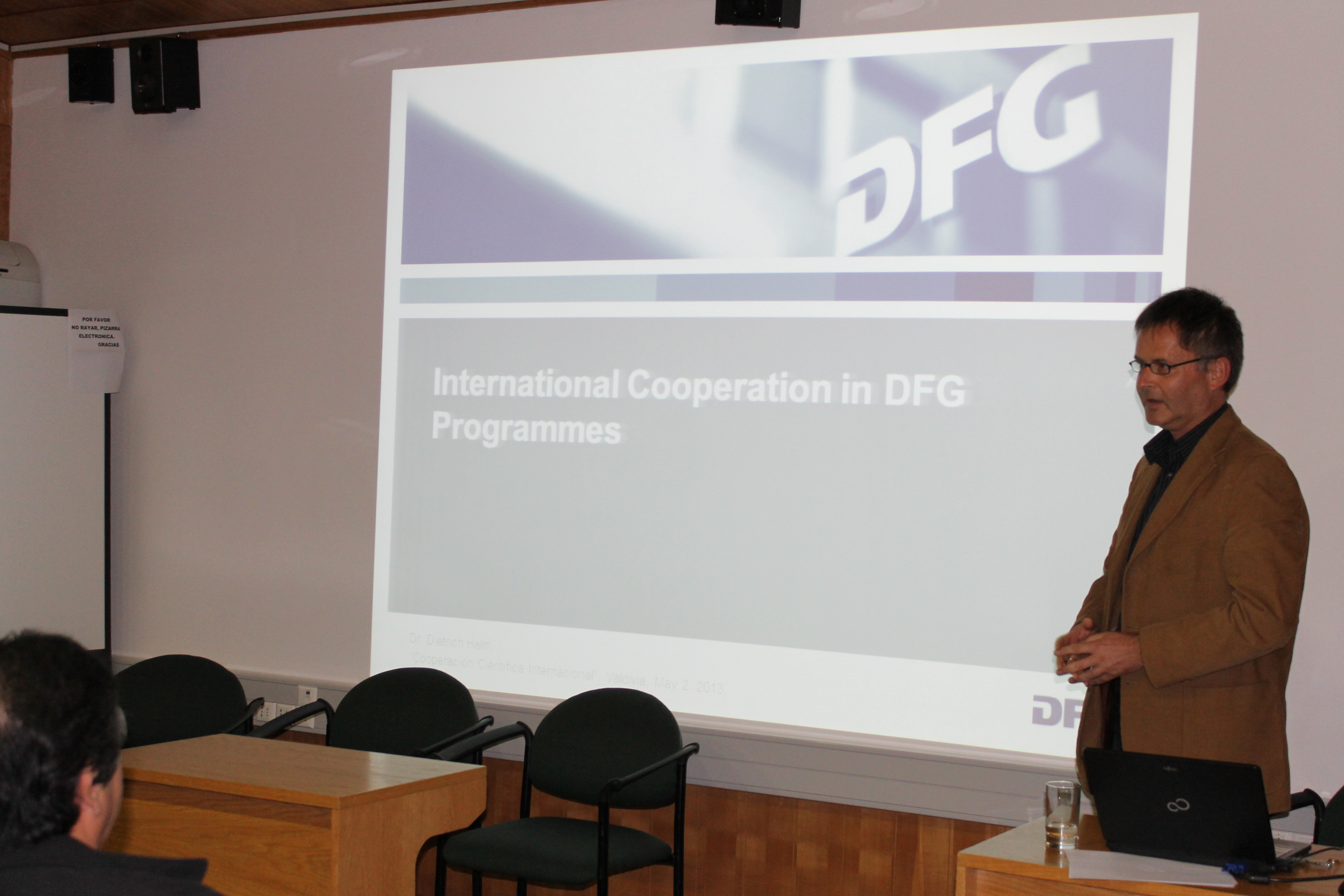 DFG-Vortrag von Dr. Dietrich Halm bei der Informationsveranstaltung an der UACH