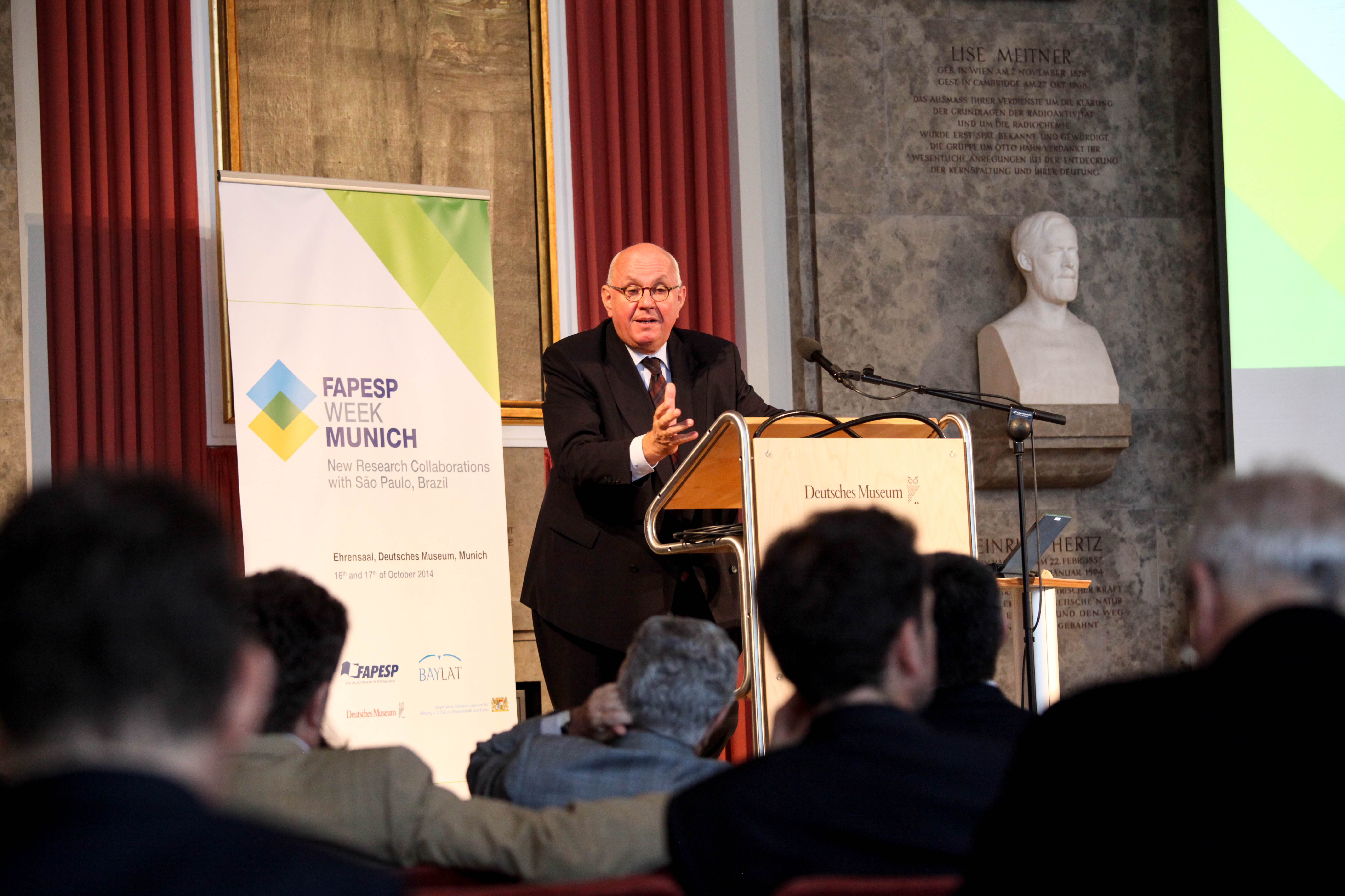 O Presidente da DFG, Prof. Dr. Peter Strohschneider, durante sua palestra inaugural na FAPESP Week Munich