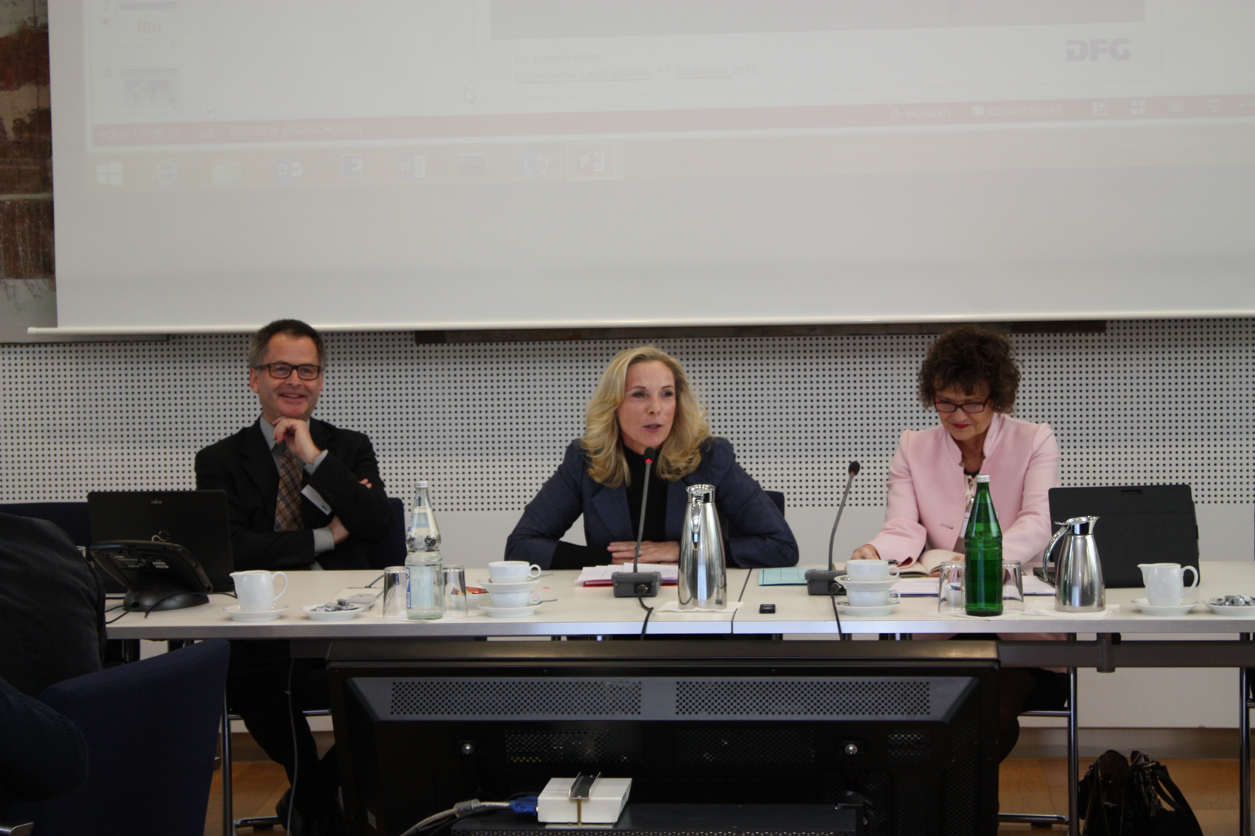 Left to right: Dietrich Halm, head of the section for international cooperation with Latin America, Dorothee Dzwonnek, Secretary General of the DFG, and Annette Schmidtmann, head of the Scientific Affairs department
