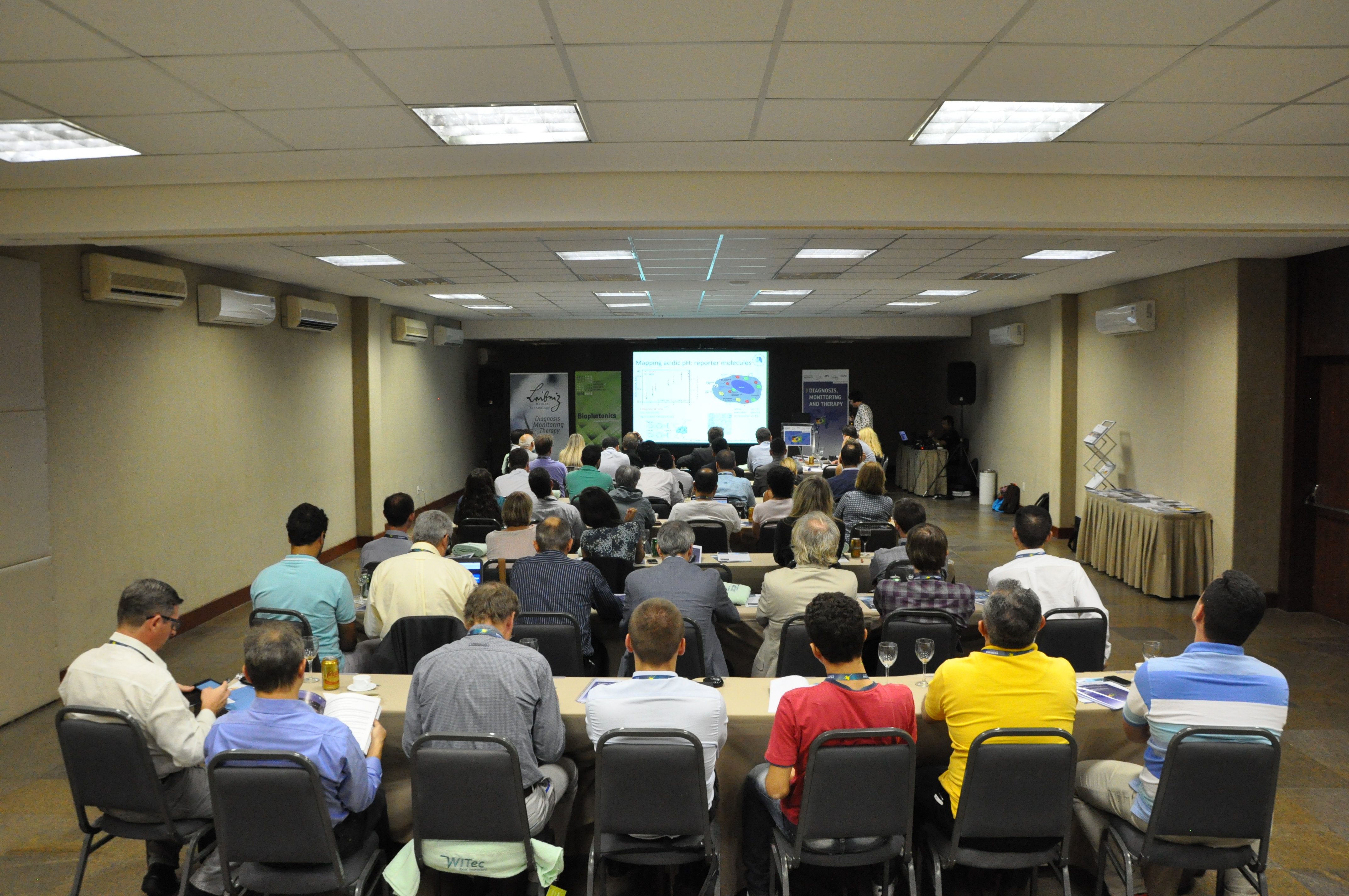 The audience listens with interest to the presentations during the German-Brazilian workshop