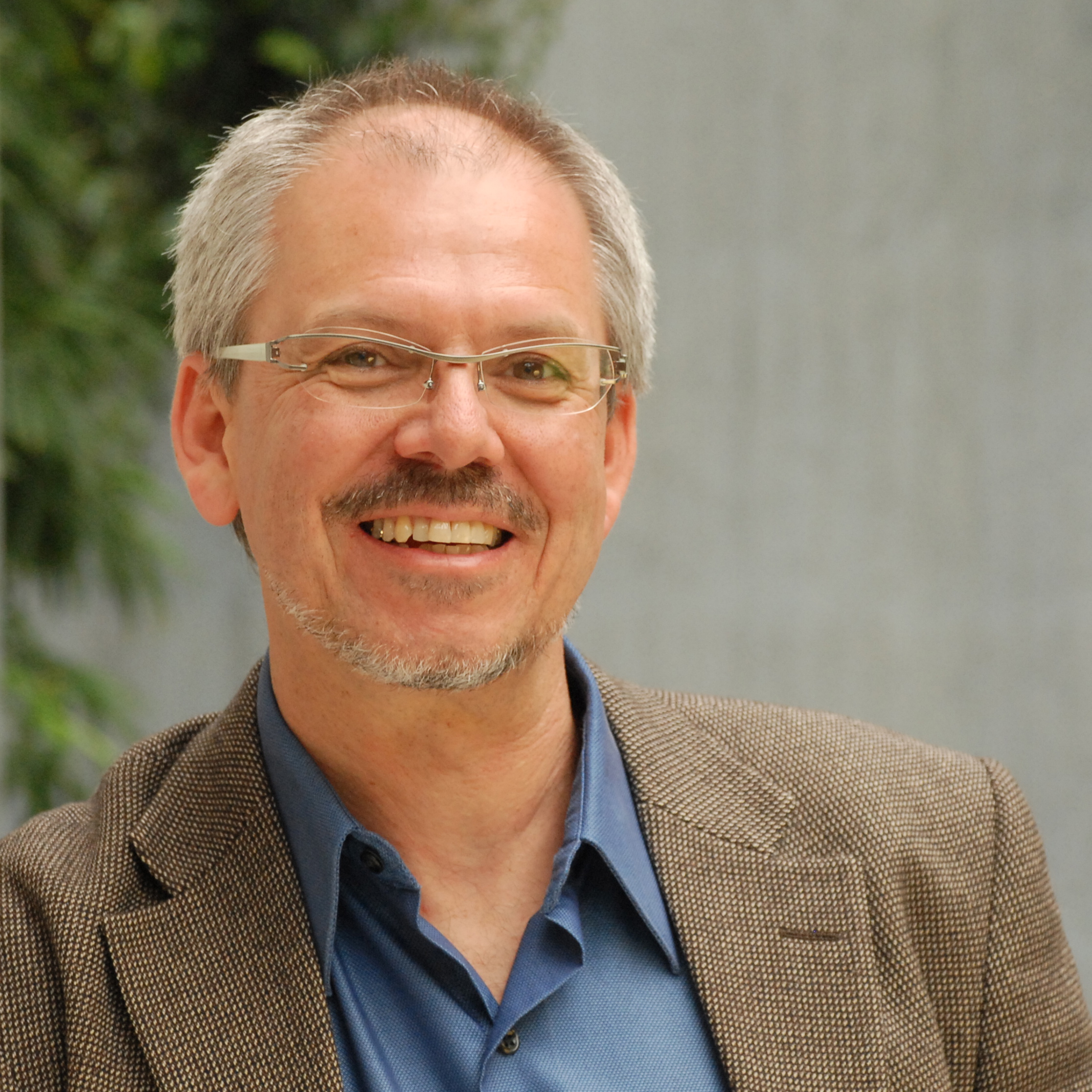 A imagem mostra o Prof. Dr. Frank Allgöwer