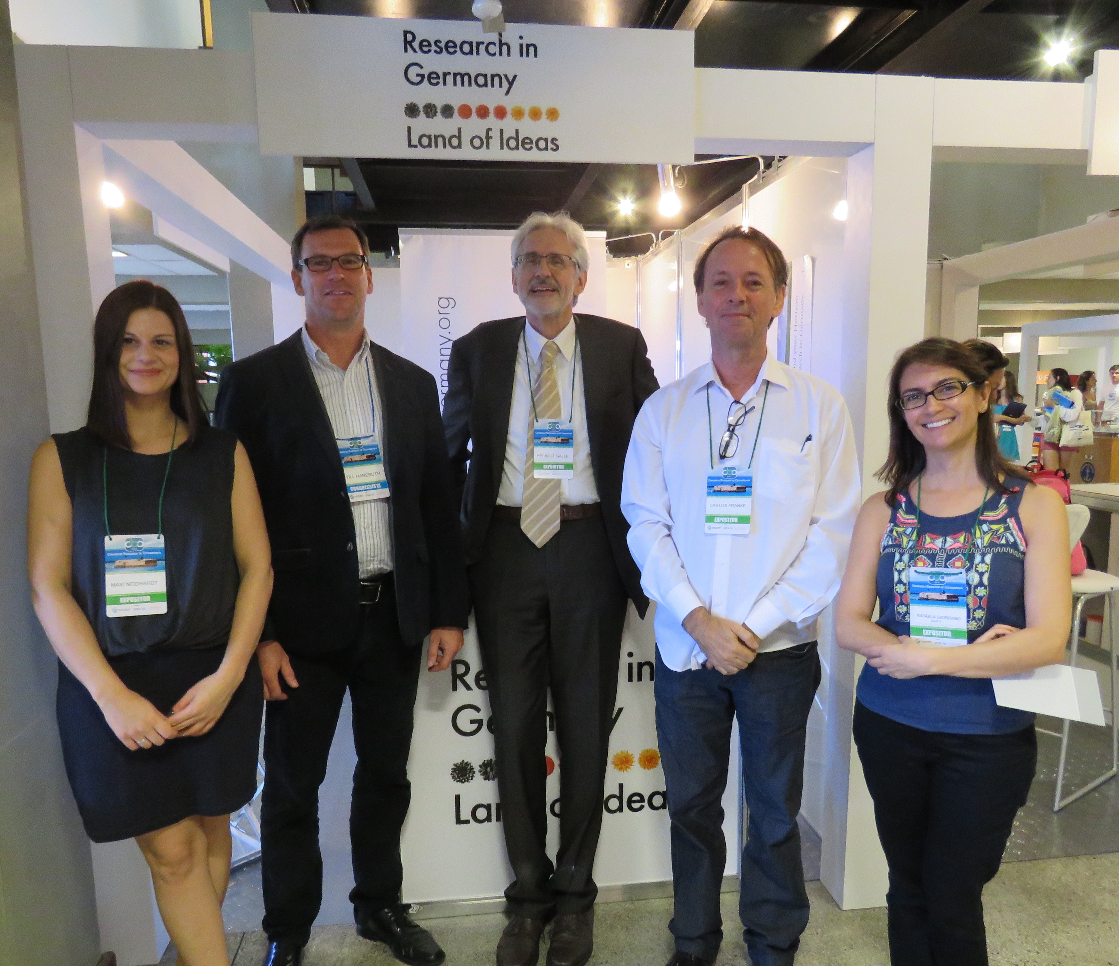 At the Research in Germany stand (left to right): Maxi Neidhardt (DFG), Till Hanebuth (MARUM), Helmut Galle (DFG Liaison Scientist), Carlos Roberto Franke (AvH/UFBA), Rafaela Giordano (DAAD)