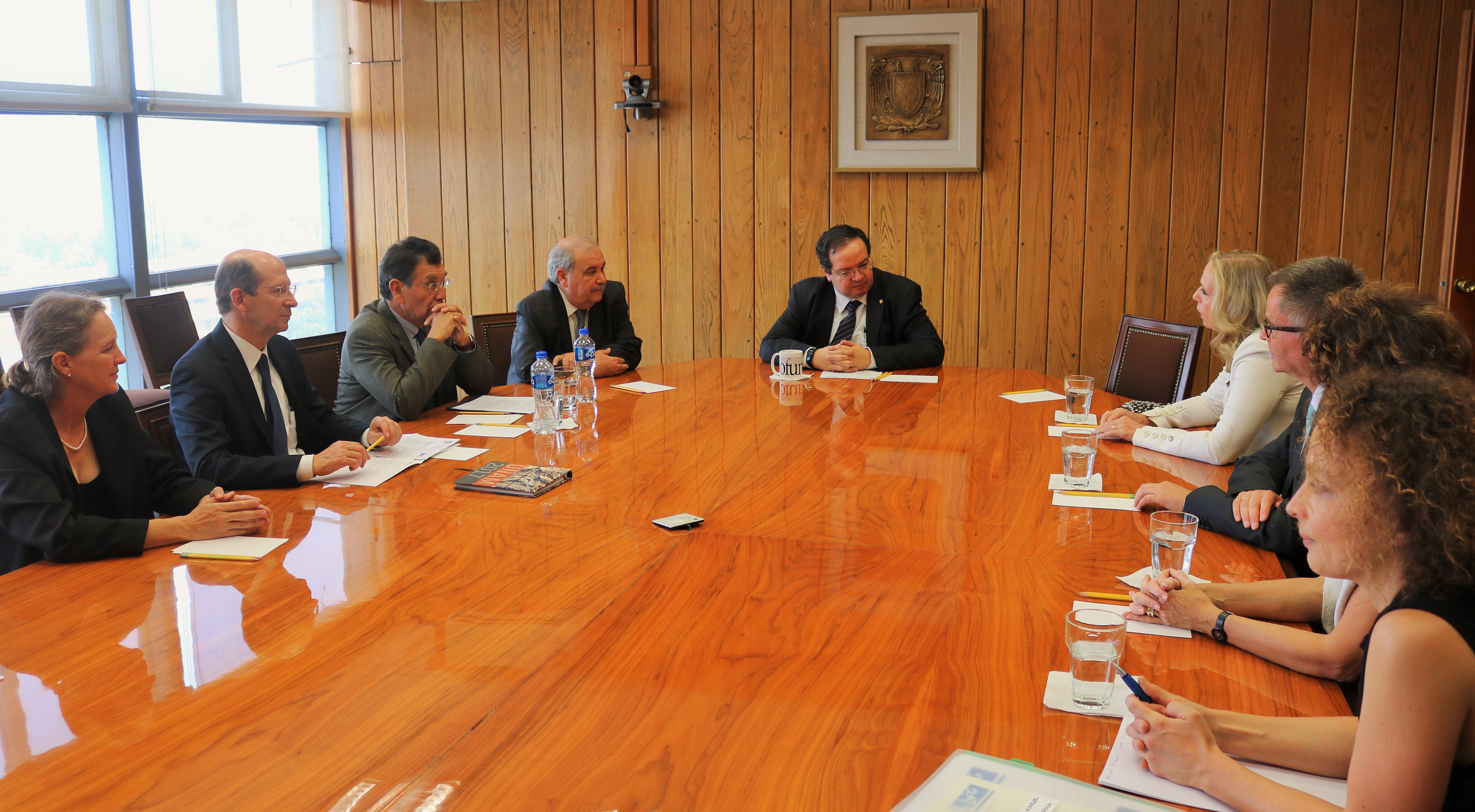 Gespräch mit dem Generalsekretär der UNAM, Leonardo Lomeli (Mitte)