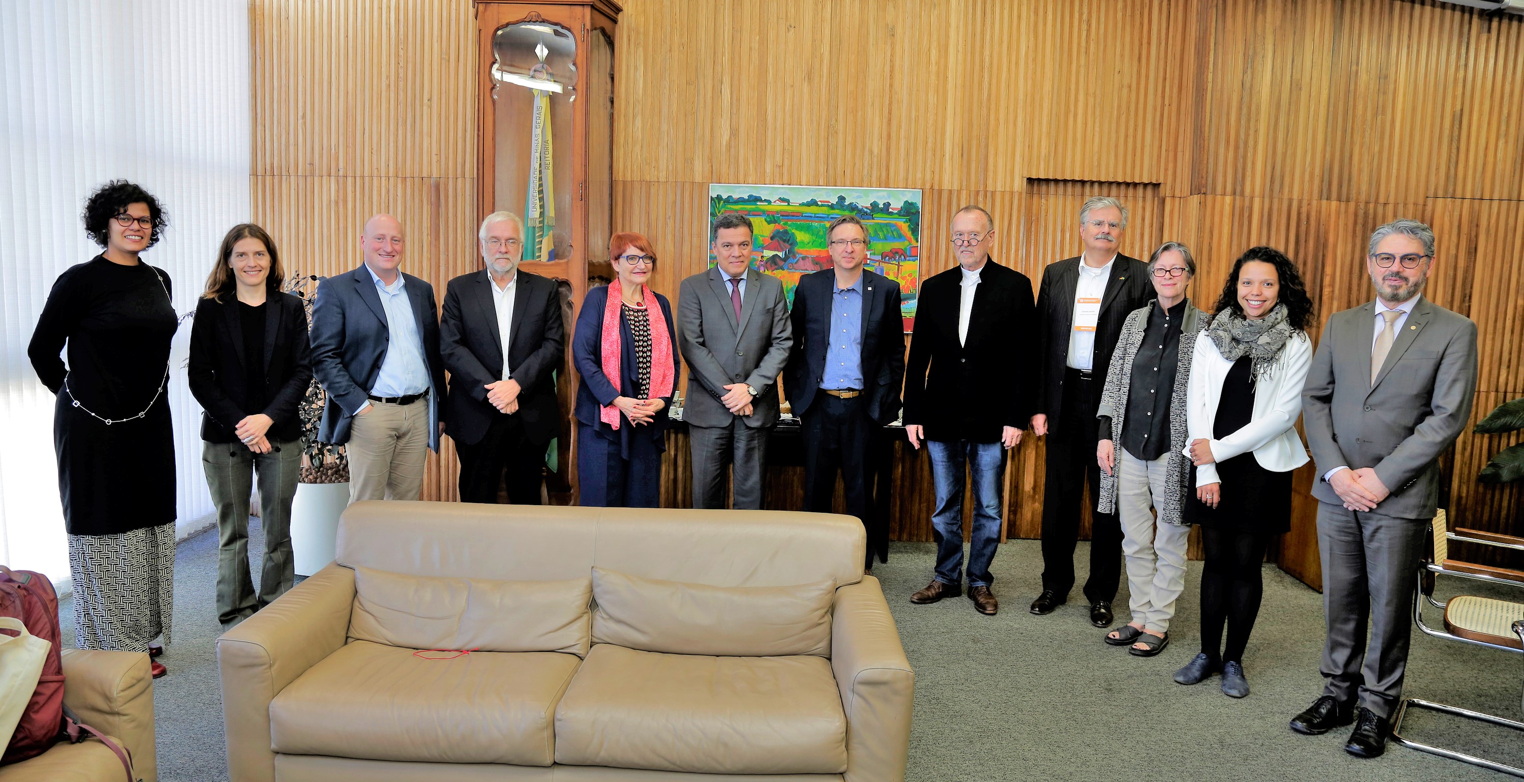 Besuch der deutschen Delegation beim Rektor der UFMG, Jaime Ramírez (2. Person v.l.n.r.)