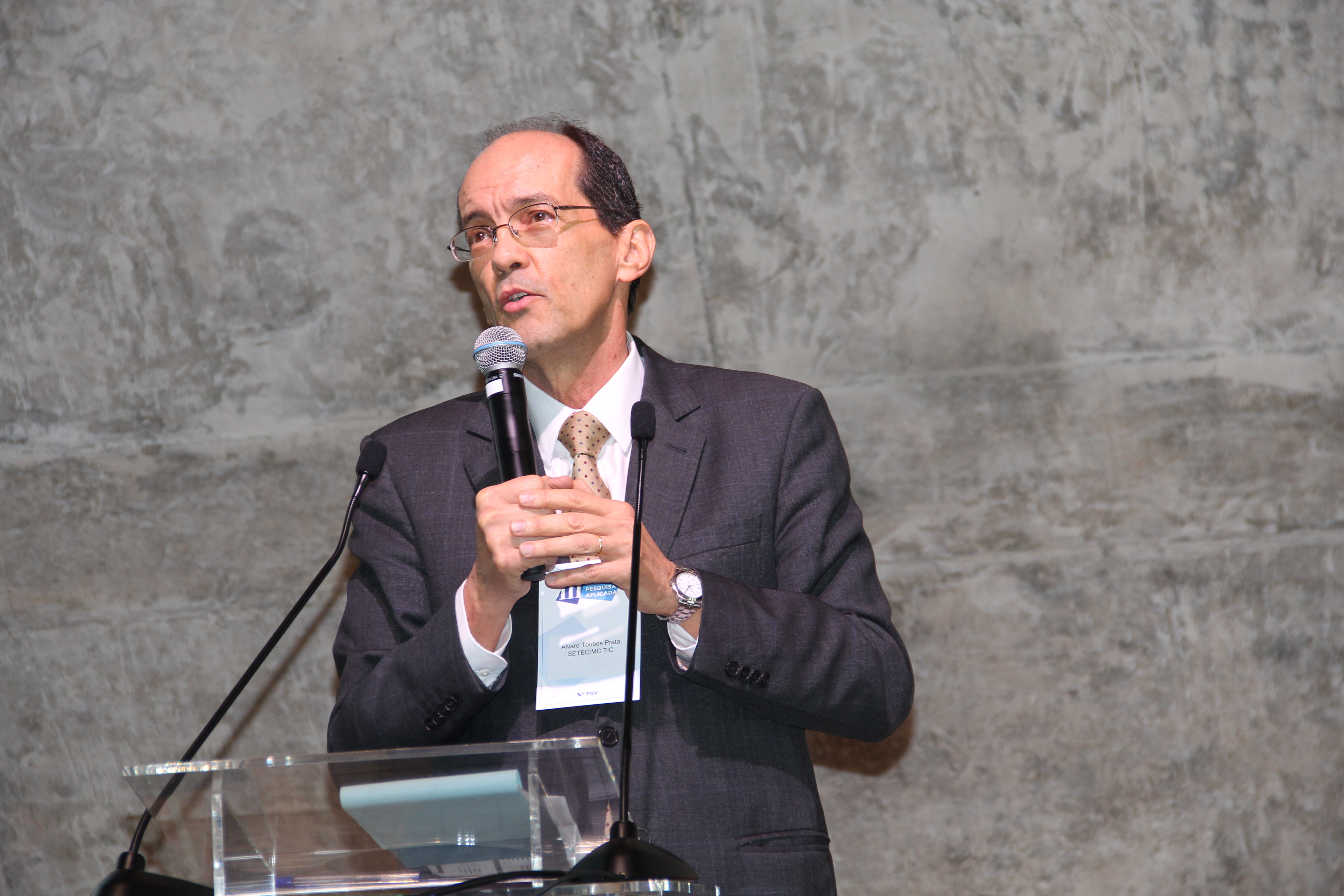 Álvaro Prata, secretary of technological development and innovation in the Ministry of Science, took part in the colloquium