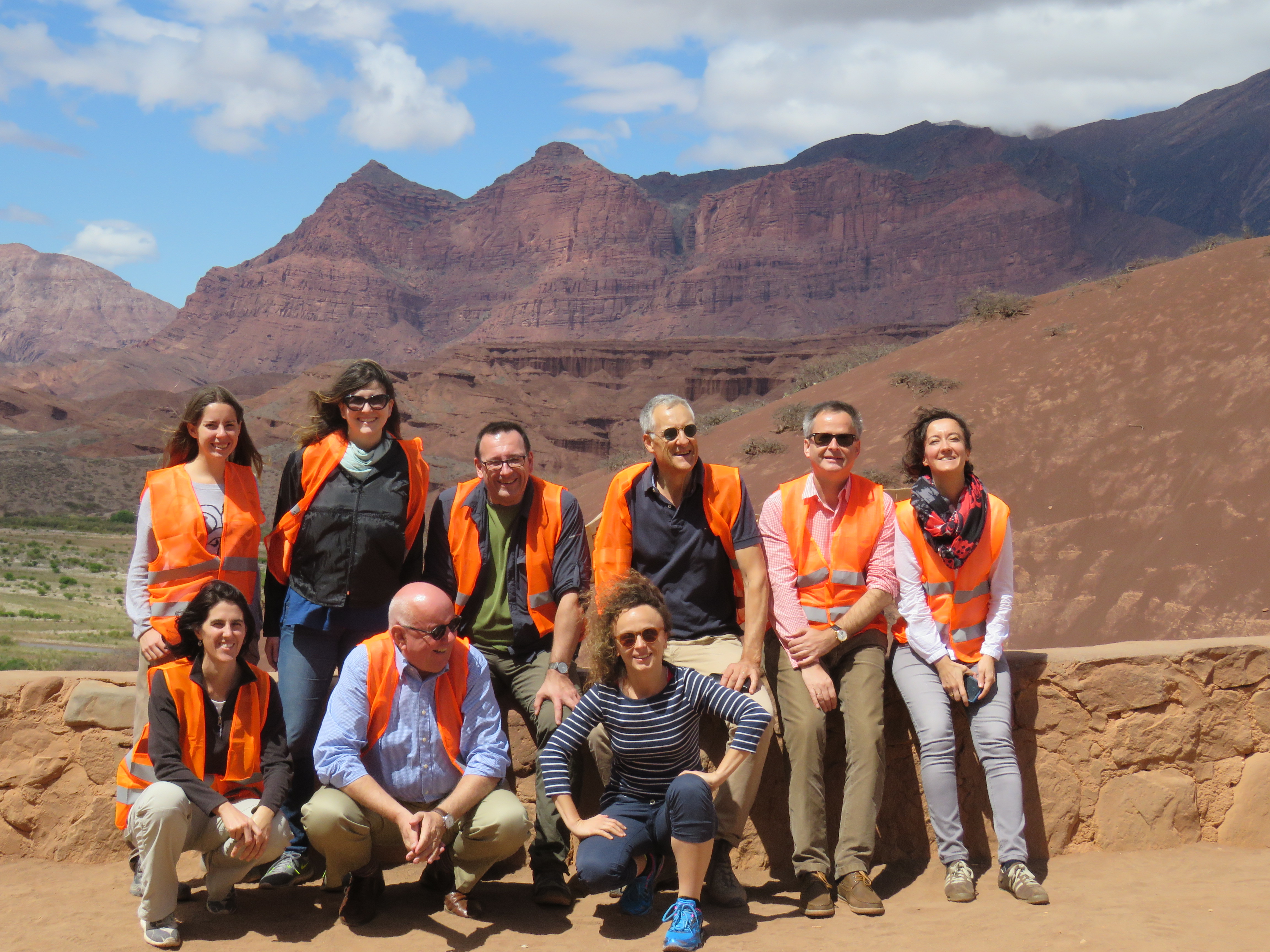 Group photo at the viewpoint of Las Tres Cruces near Cafayate