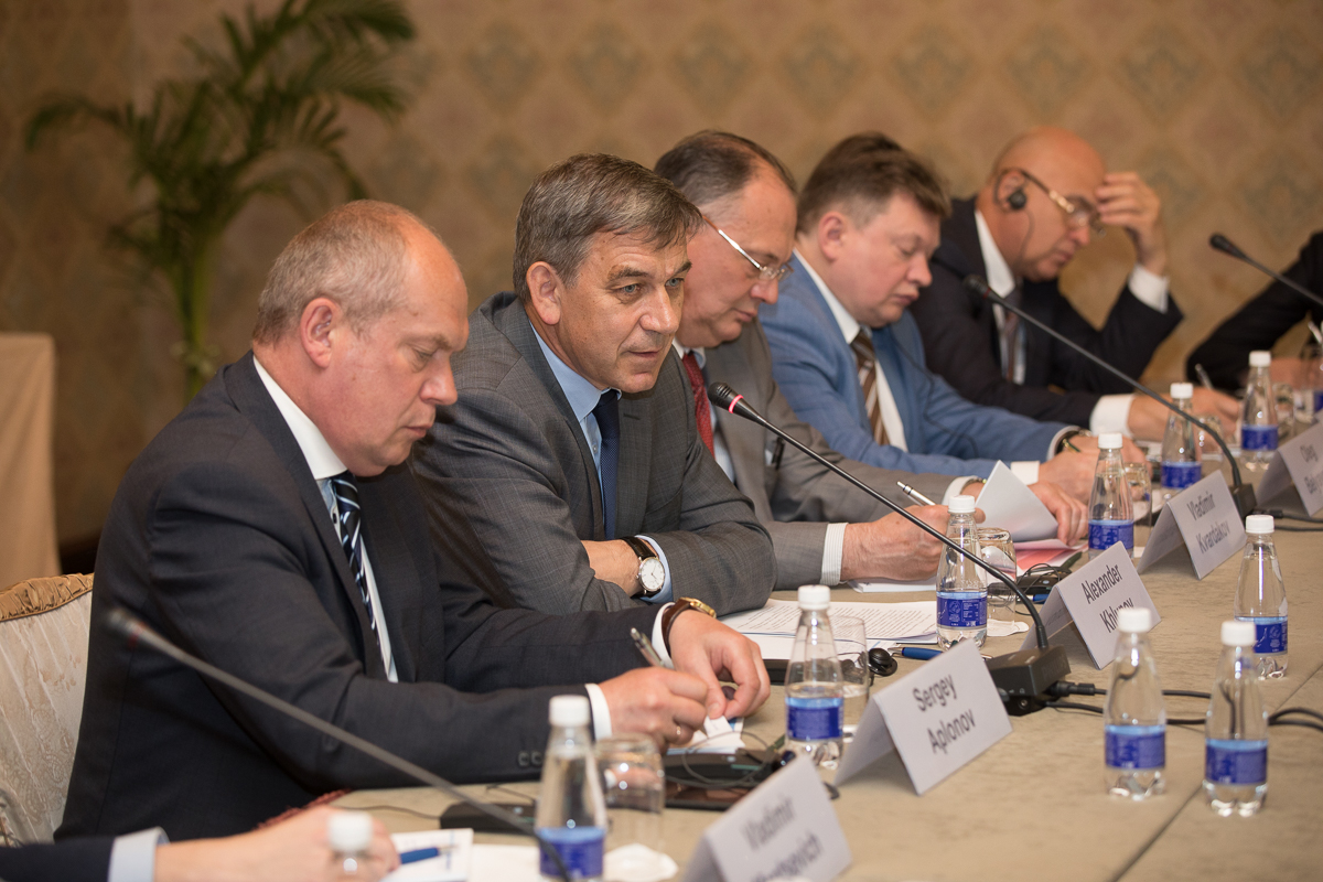 DFG roundtable discussion (from left to right: Sergey Aplonov (SPBU), Alexander Khlunov (RSF), Vladimir Kvardakov (RFBR), Oleg Belyavsky (RFBR), Alexander Usoltsev (RFBR))