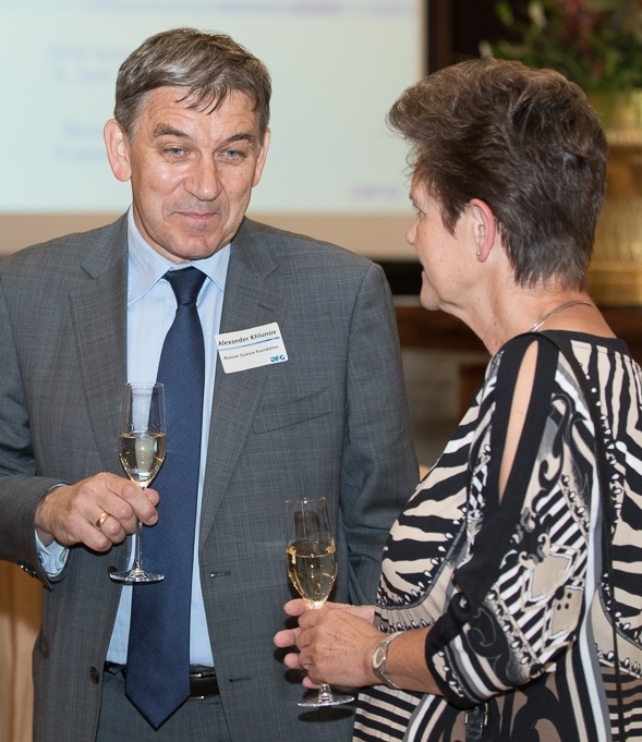 Guests of the summer reception: Alexander Khlunov (General Director, RSF) and Karin Zach (group leader of the Physics and Mathematics Division, DFG)