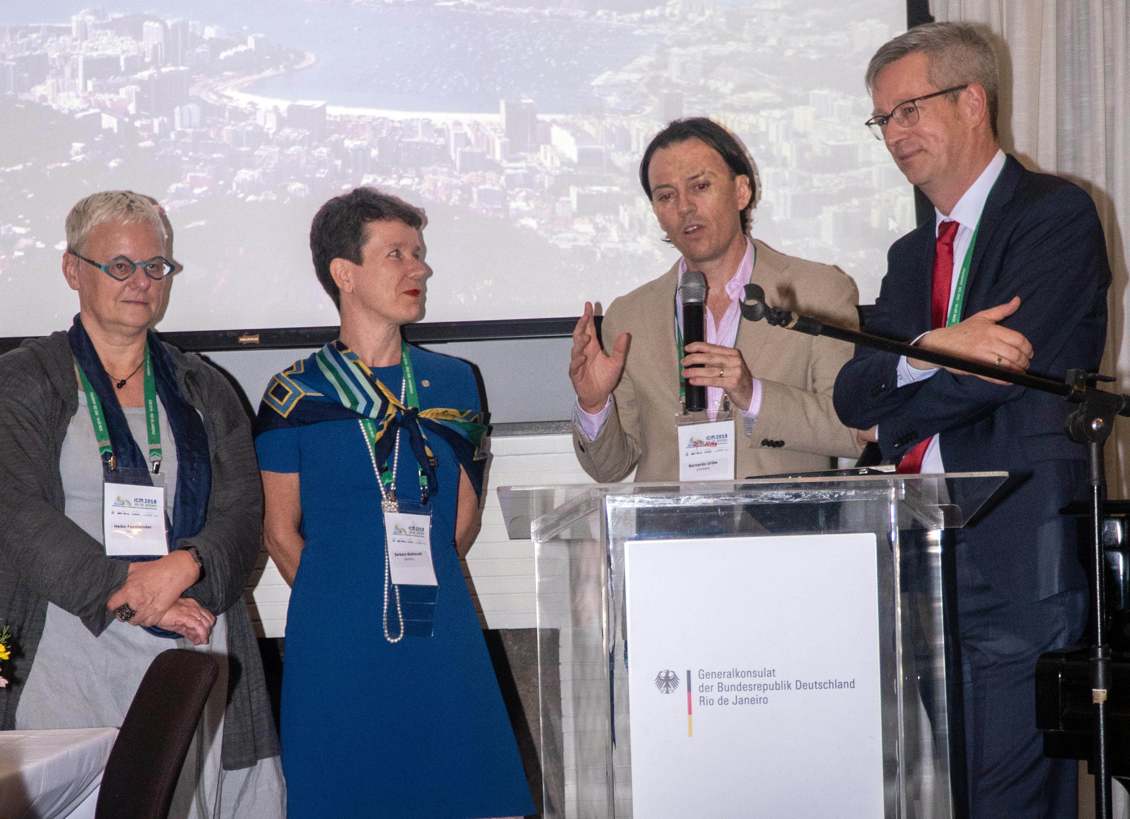 Heike Fassbender, Barbara Wohlmuth, Carlos Uribe Jongbloed und Günter Ziegler während der Podiumsdiskussion.