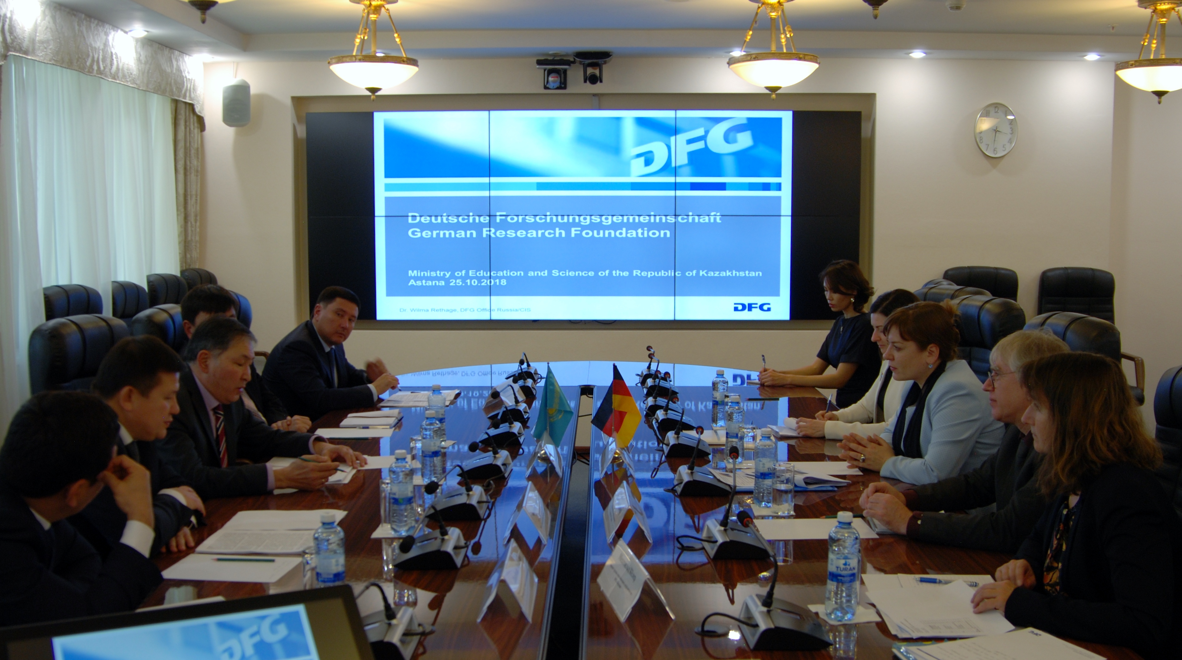 DFG-Delegation im Gespräch mit dem Minister für Bildung und Wissenschaft der Republik Kasachstan, Astana