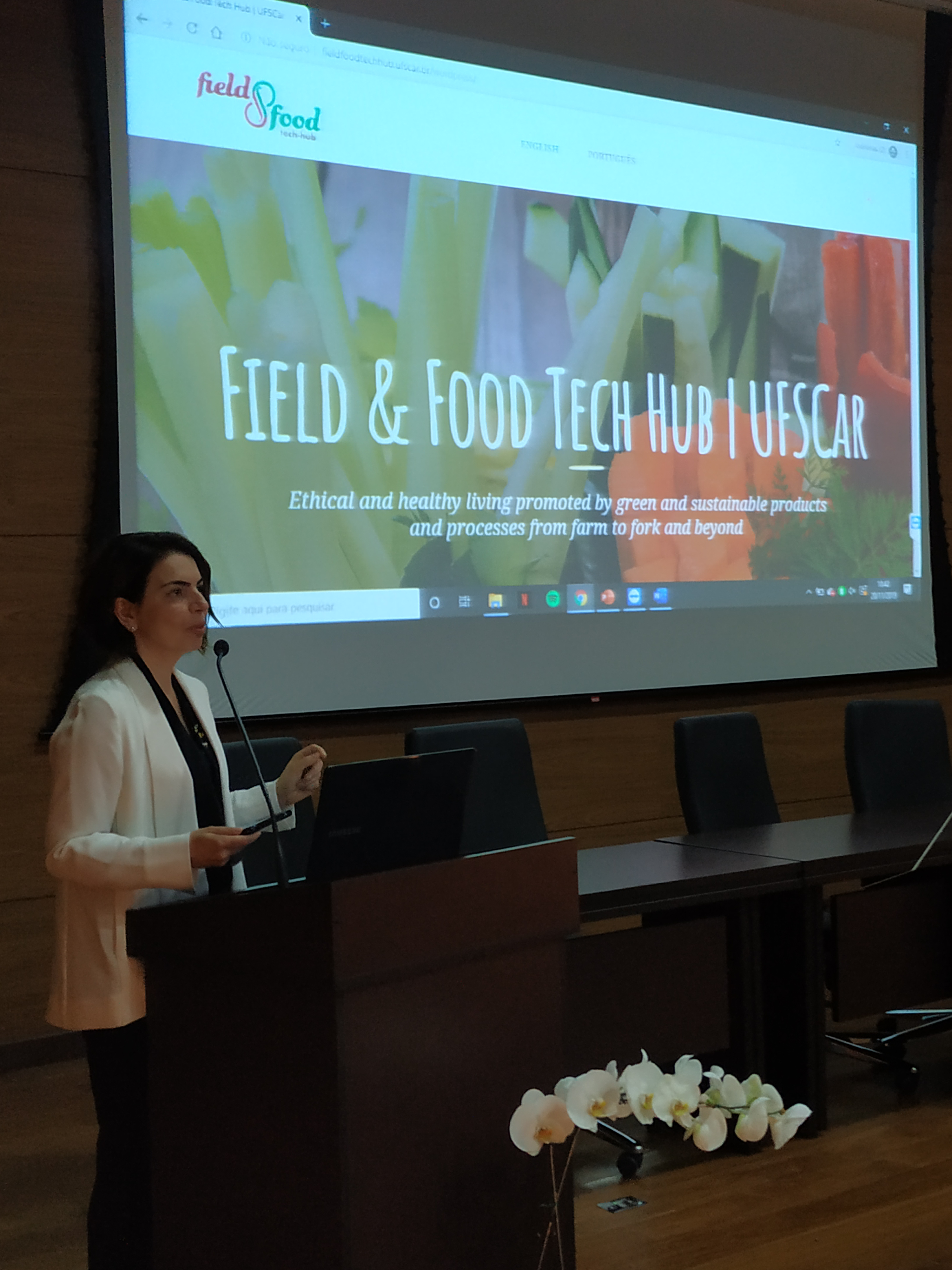 Prof. Dr. Vânia Zuin presents the new Field & Food Tech Hub