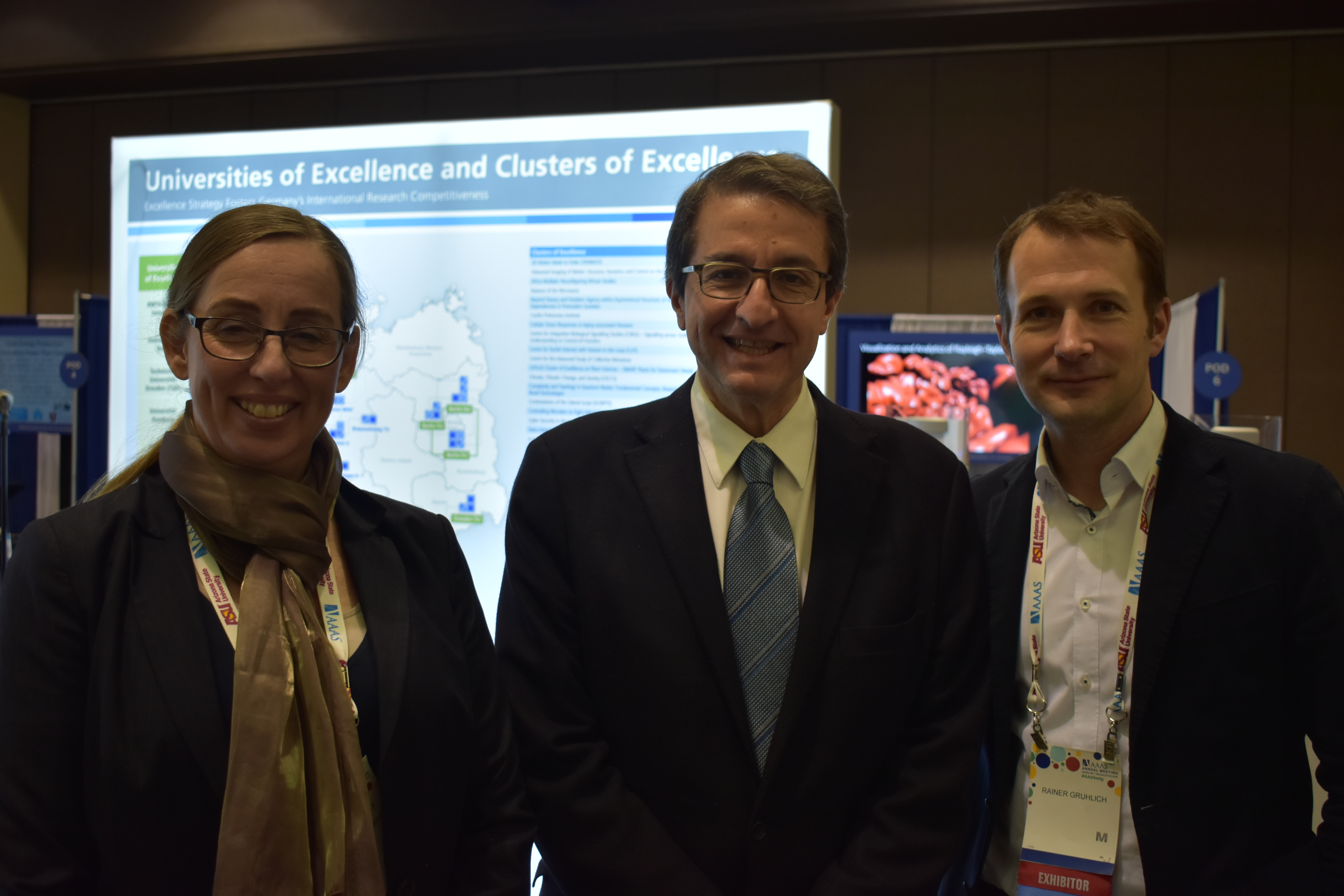 Alejandro Adem (centre), President of the Natural and Engineering Research Council of Canada (NSERC)