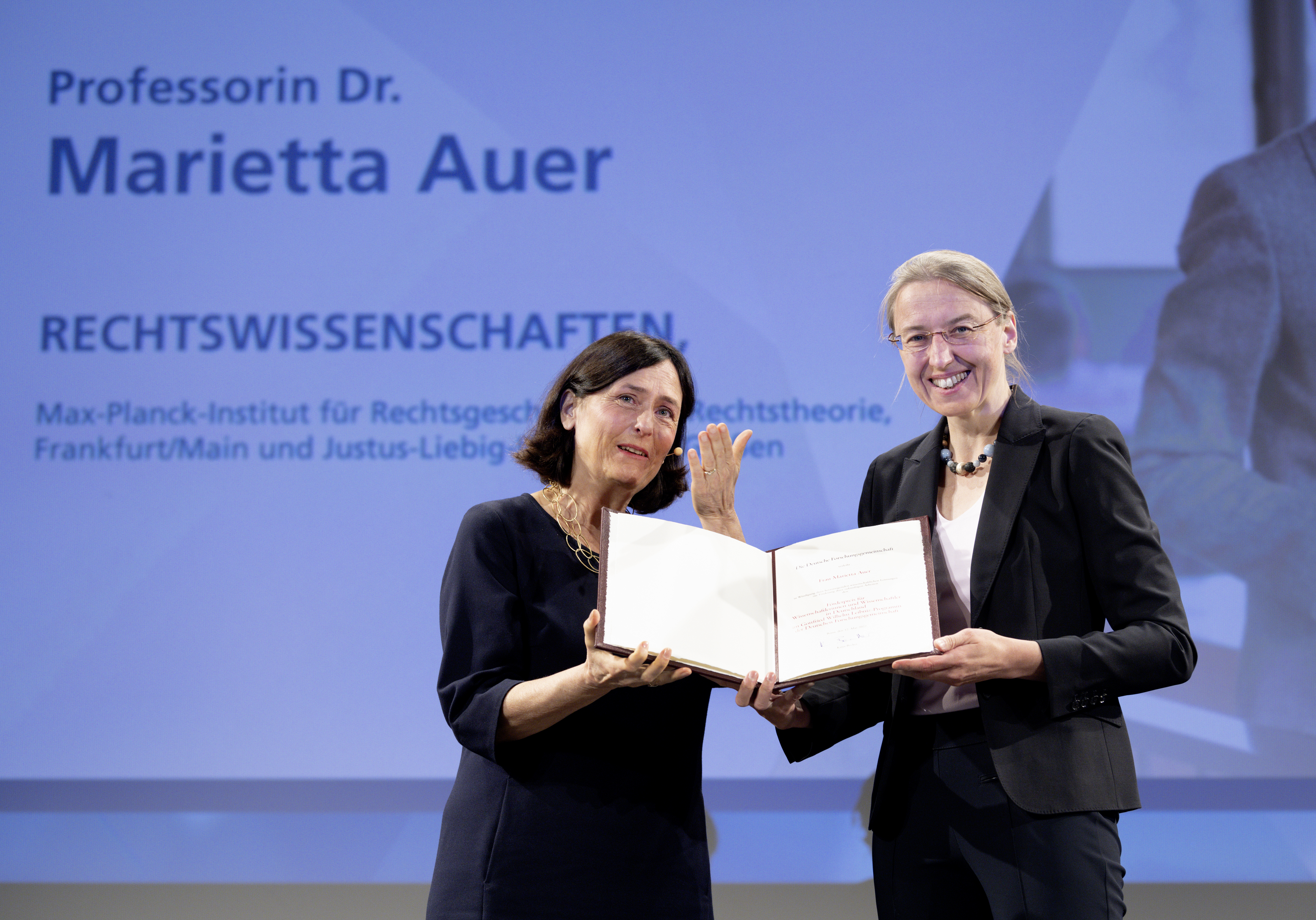 Preisverleihung an Prof. Dr. Marietta Auer