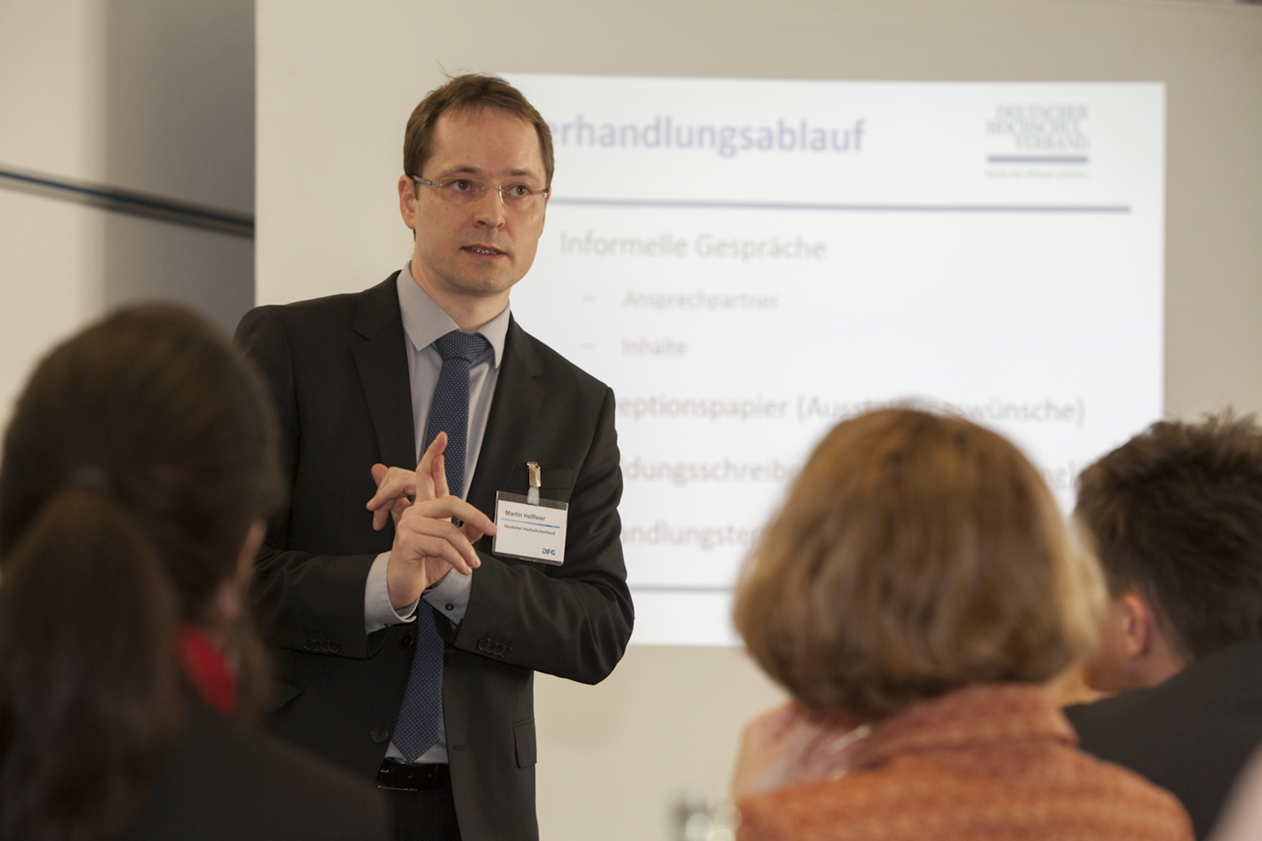 In Workshops erfahren die Heisenberg-Geförderten mehr zu Themen wie „Berufungsverhandlungen“