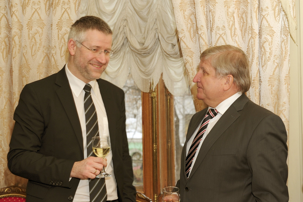 Слева направо: Й. Ахтерберг (DFG Москва), В. Елисеев (директор РФФИ)