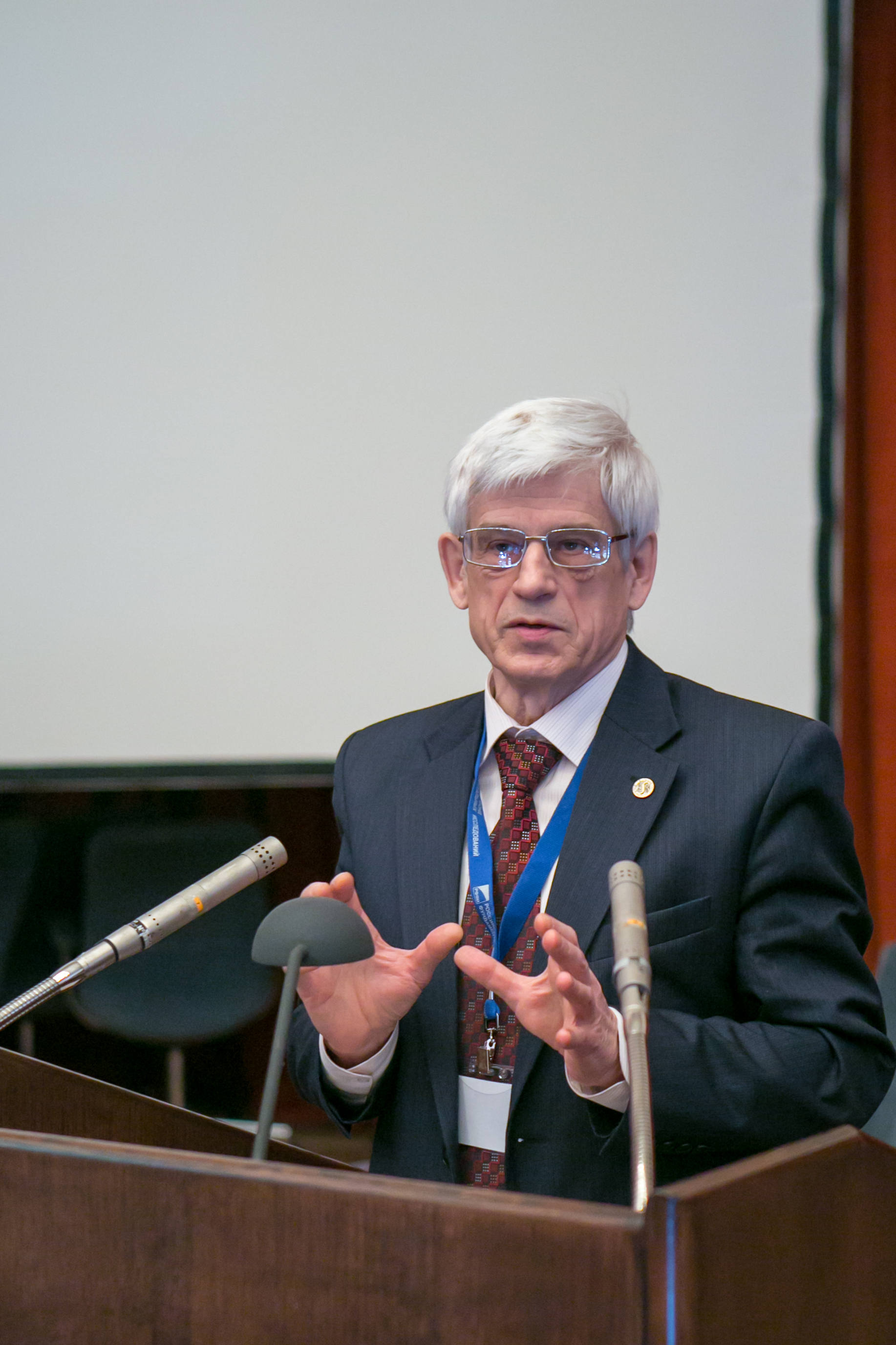 Prof. A.Zabrodskij (Ioffe Physikalisches Technisches Institut, St. Petersburg)