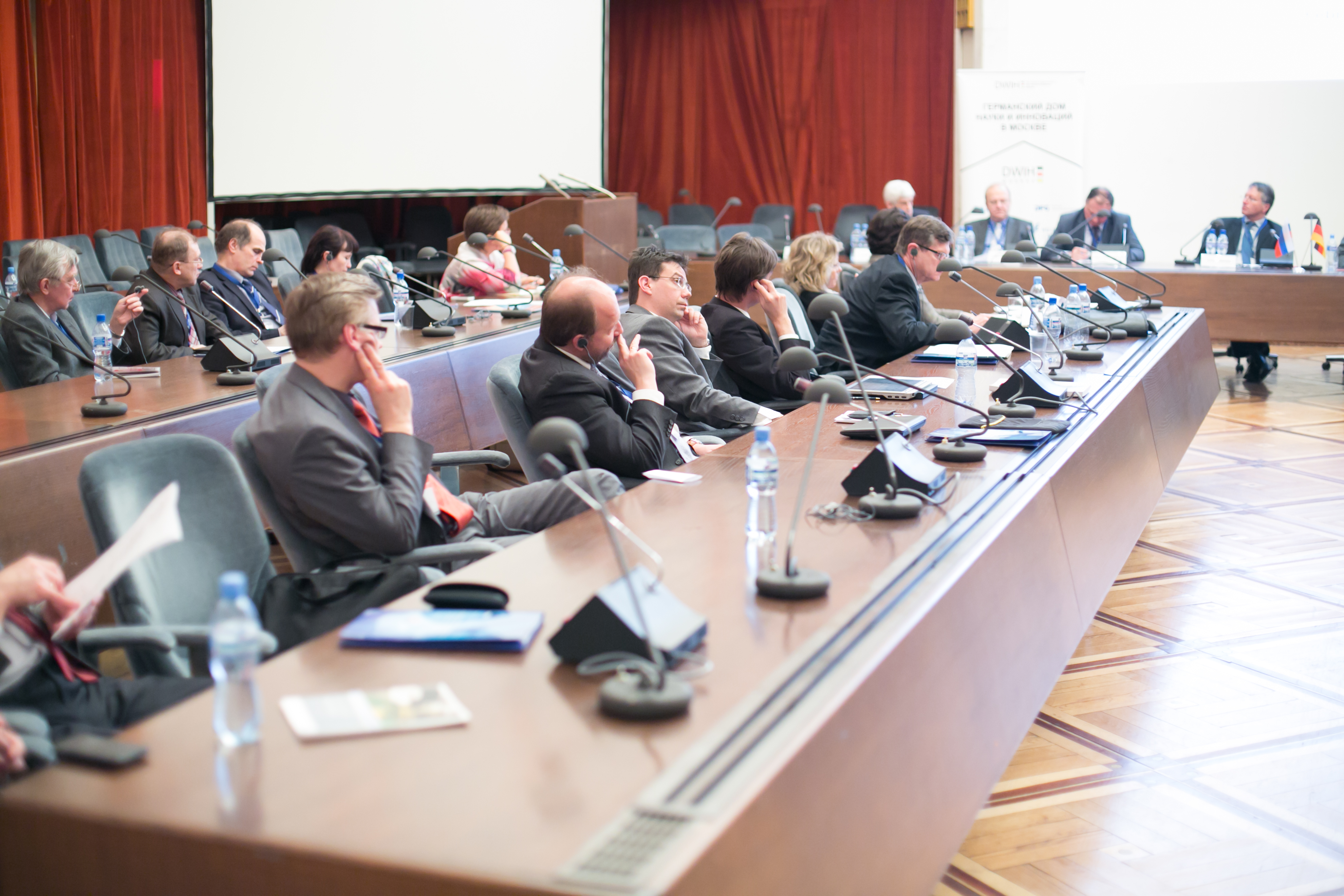 Exzellenzcluster (EXC) und Sonderforschungsbereiche (SFB) präsentieren sich in Moskau, Februar 2013