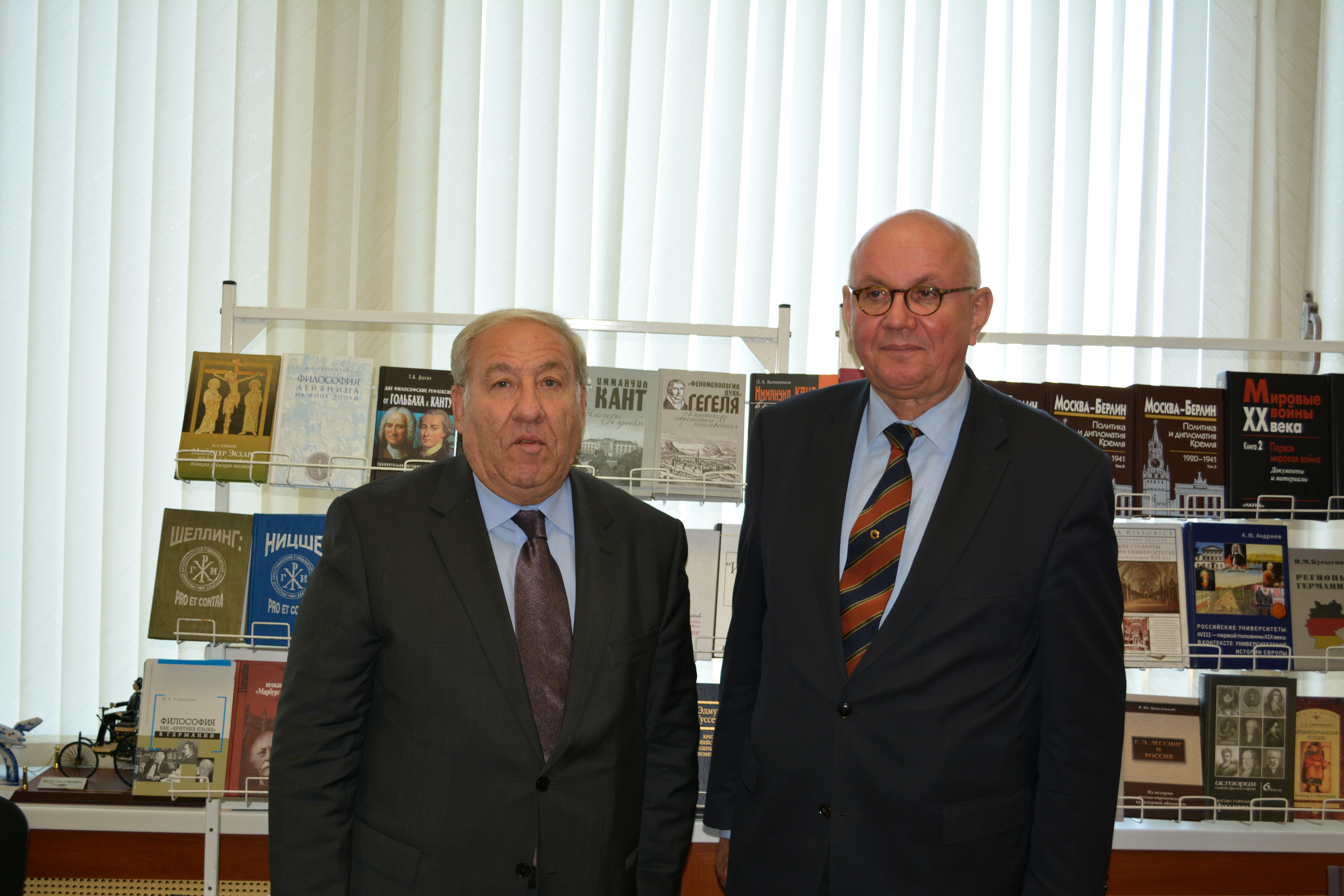 Vladimir N. Fridlyanov (RGNF, left) and Peter Strohschneider (DFG)