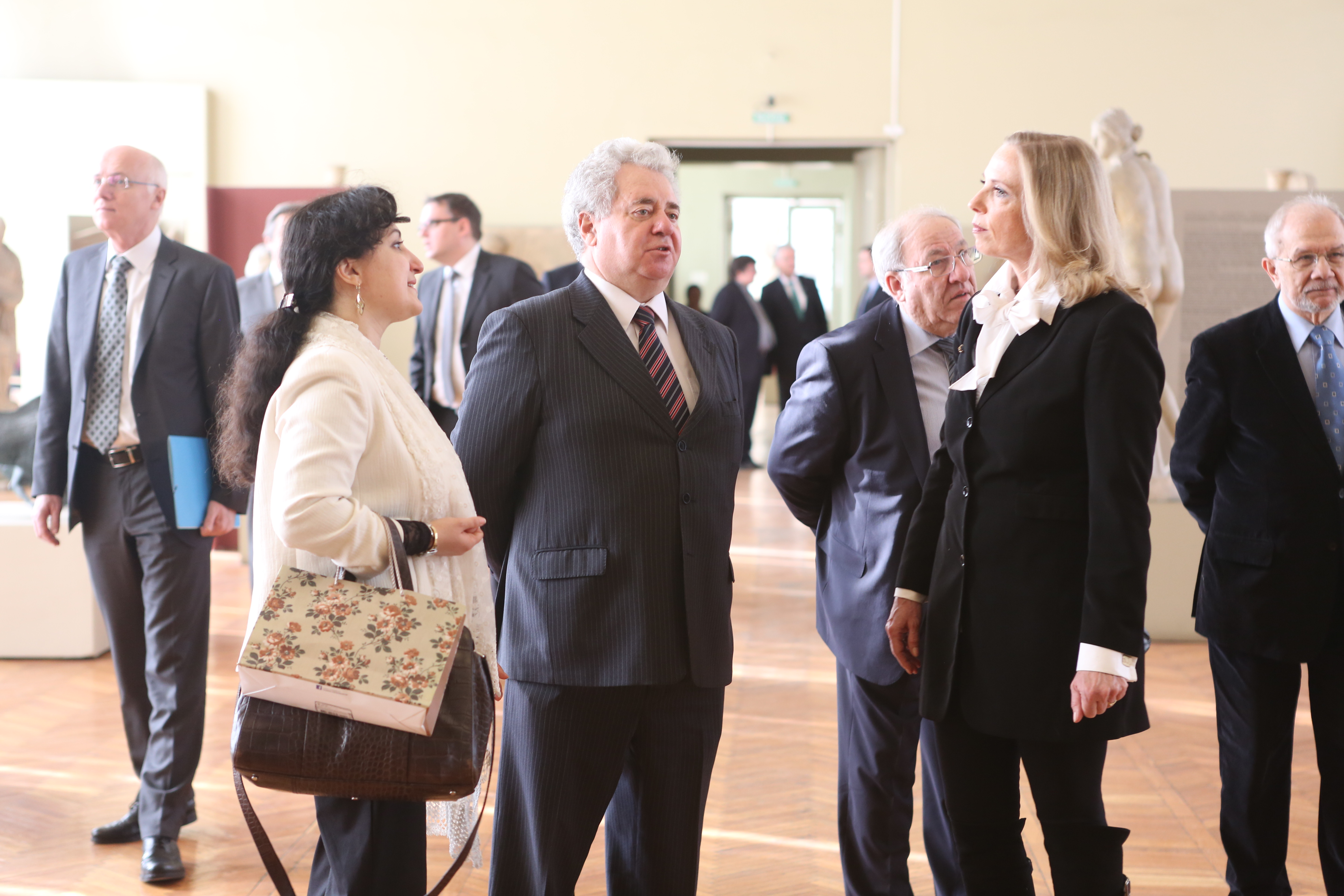 DFG Secretary General Dorothee Dzwonnek in conversation with RGGU Rector Efim Pivovar