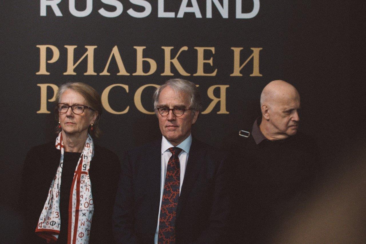 Ausstellungseröffnung „Rilke und Russland“ im Staatlichen Literaturmuseum „Ostrouchov Haus“ in Moskau. v.l.: Huberta von Fritsch (Frau des Botschafters), Rüdiger von Fritsch (Botschafter der Deutschen Botschaft Moskau), Dr. Konstantin Azadowskij