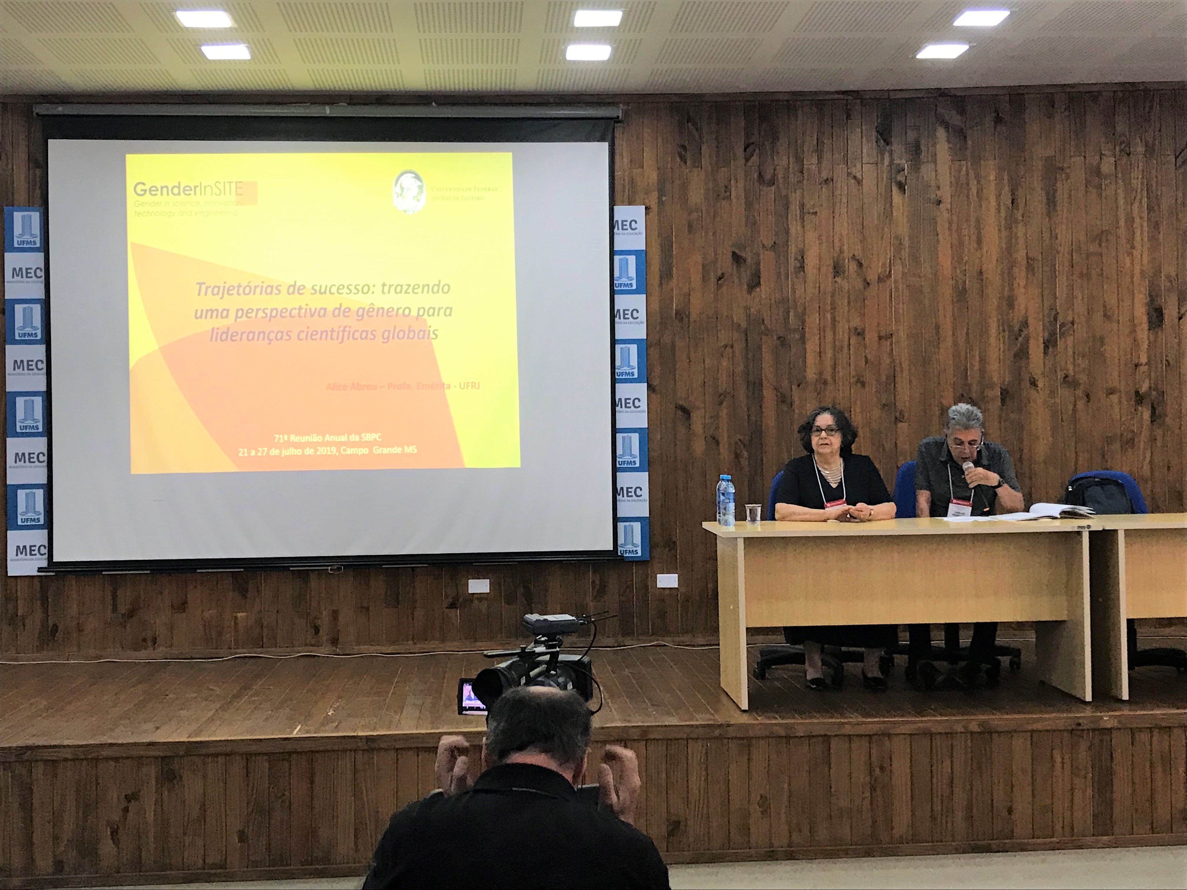 Conferencia de la Prof.ª Alice Abreu (UFRJ) sobre género y ciencia