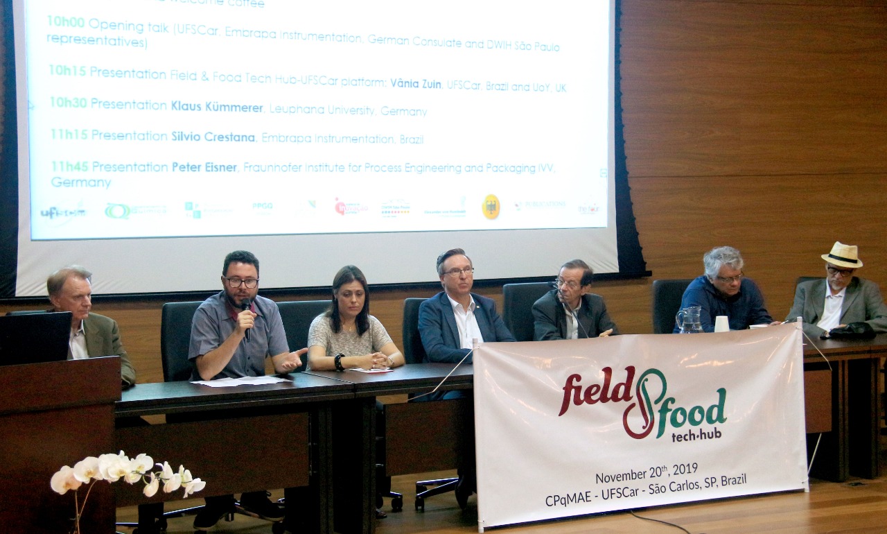 Referenten bei der Eröffnungsveranstaltung des Field & Food Tech Hub