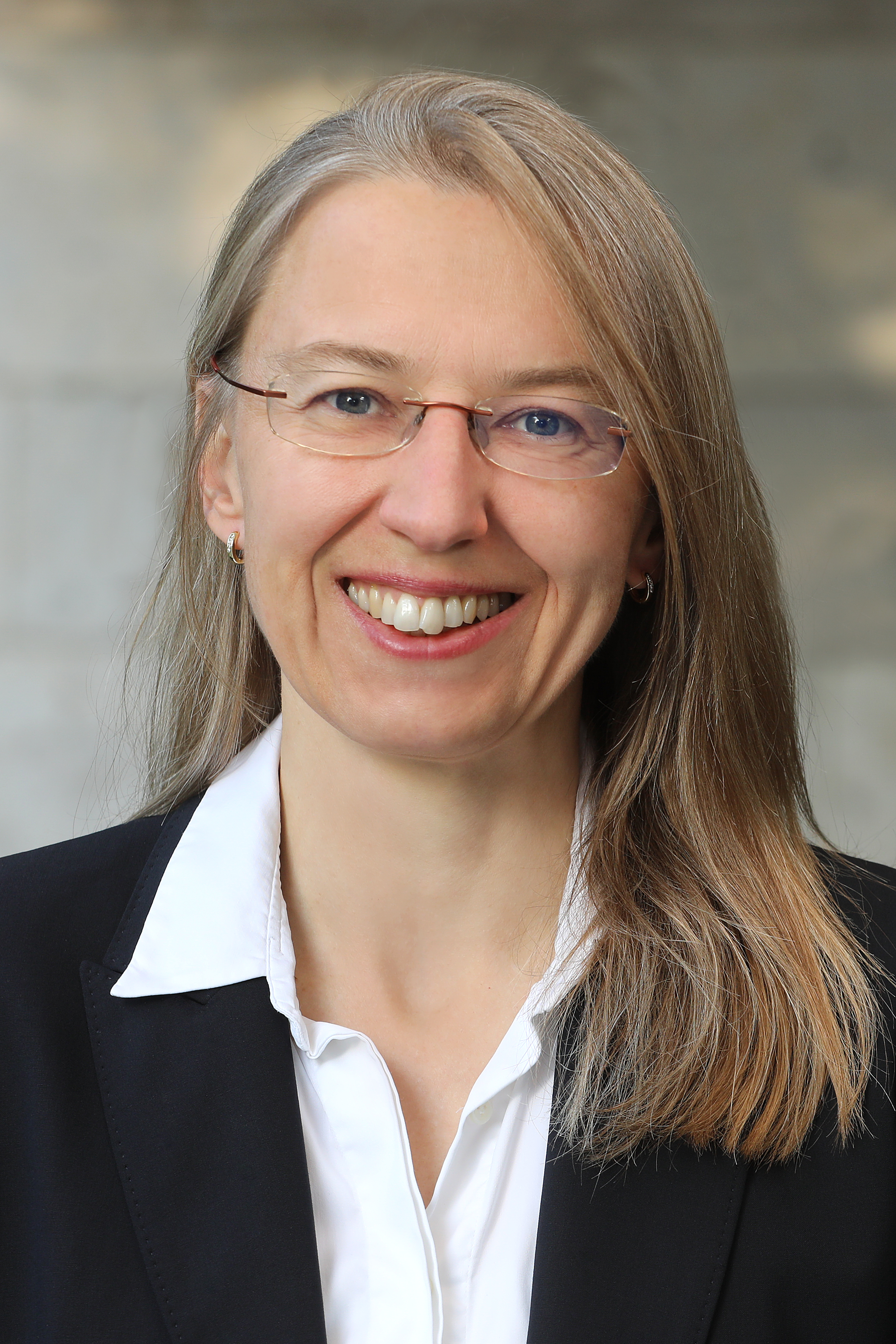 Professorin Dr. Marietta Auer