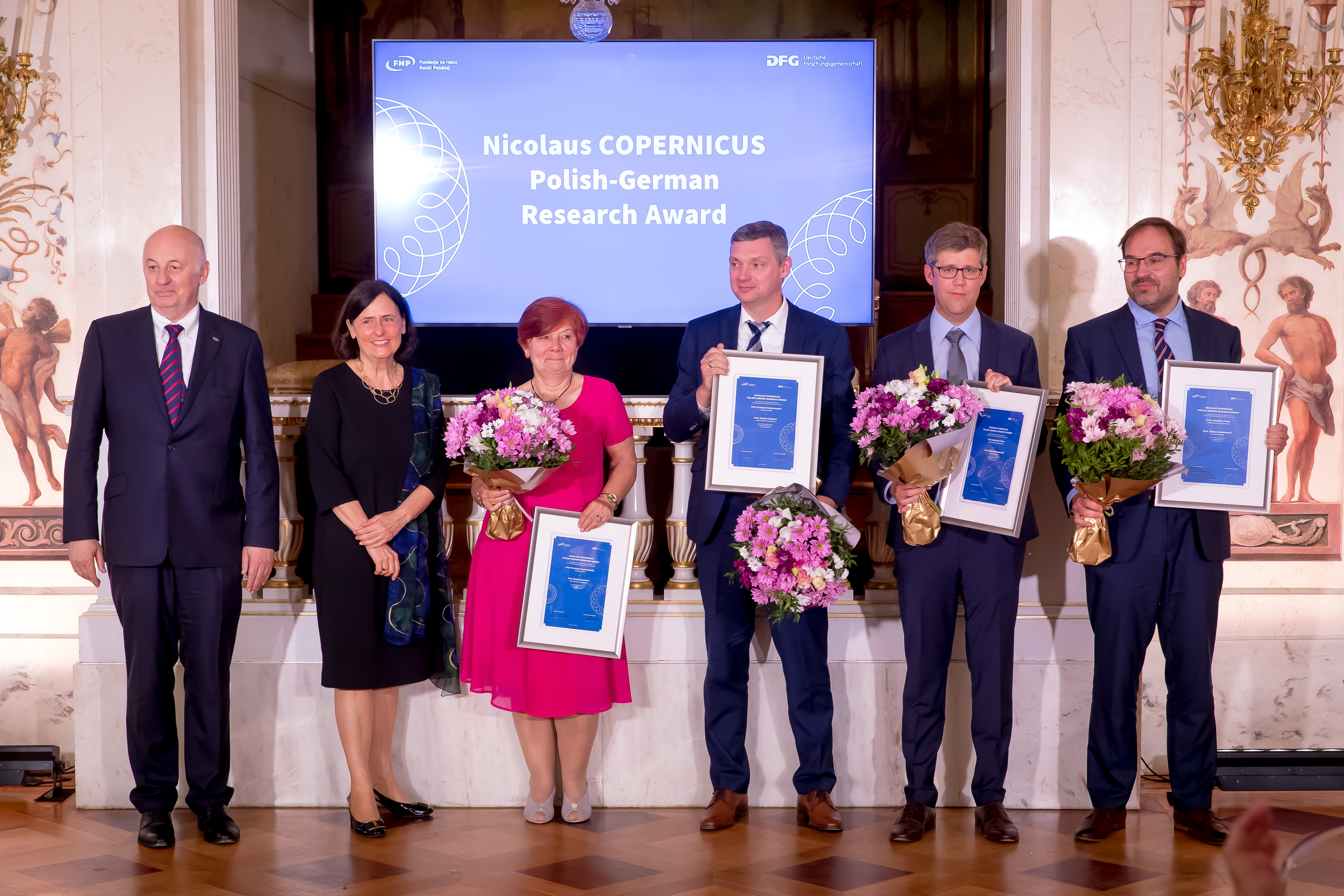 The 2022 and 2020 winners at the award ceremony