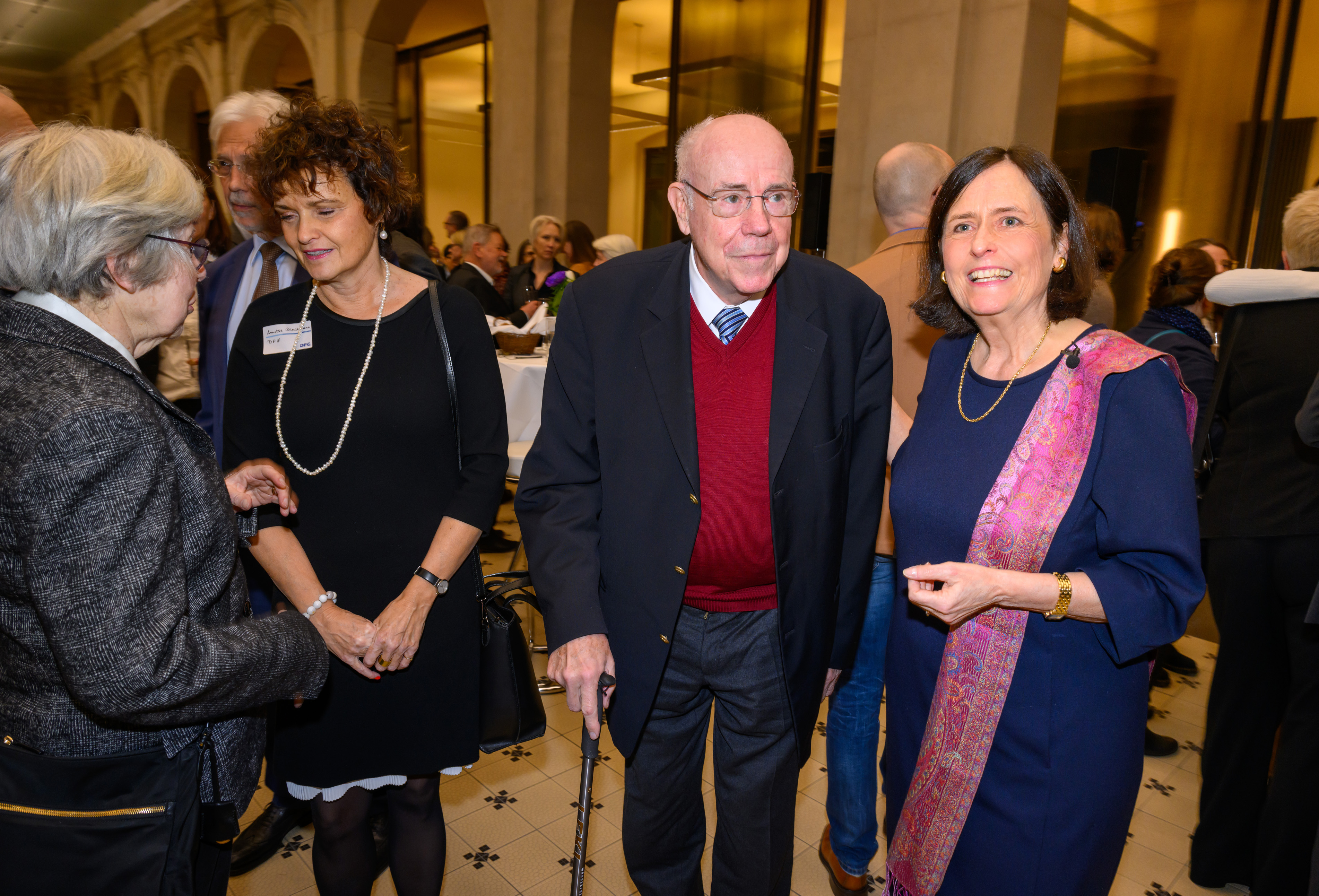 Prof. Dr. Ernst-Ludwig Winnacker im Gespräch mit Katja Becker