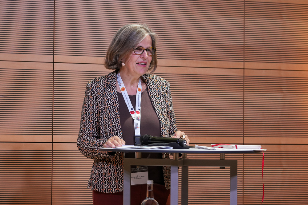 Ms. Isabell Lisberg-Haag, moderator of the Community Plaza & Awards event at the “Research in Germany” forum in 2022.