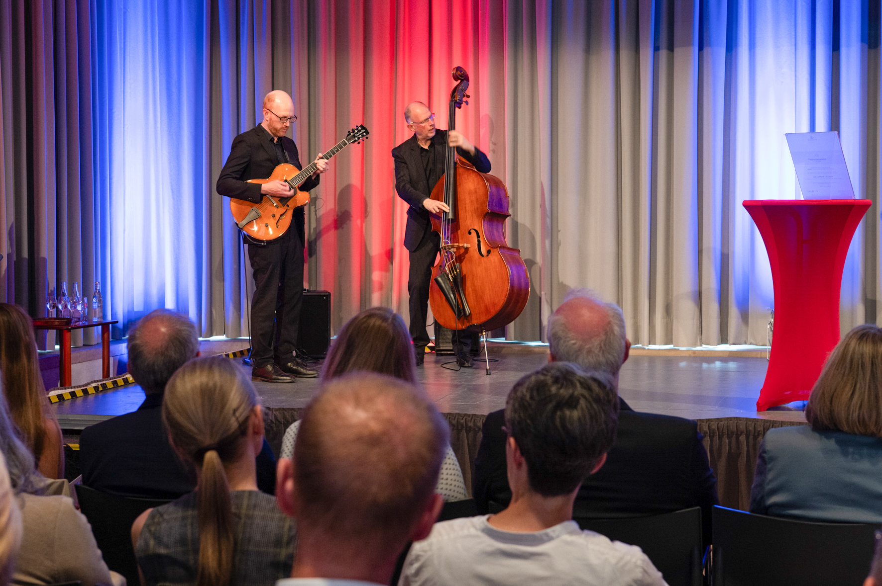 Das Martin Schulte & Henning Gailing Duo gab den musikalischen Rahmen der Communicator-Preisverleihung