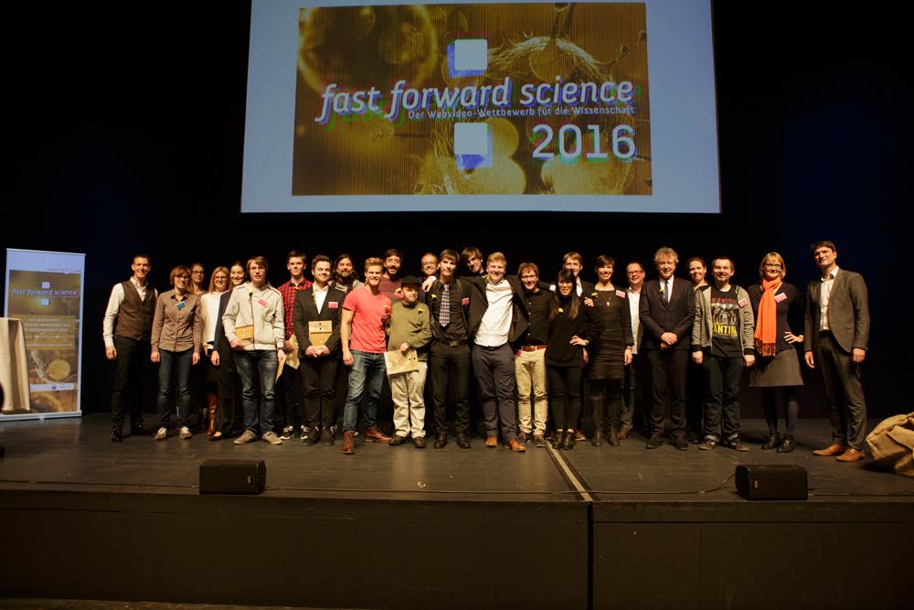 Gruppenbild der Preisverleihung von Fast Forward Science am 6. Dezember 2016 in Bielefeld