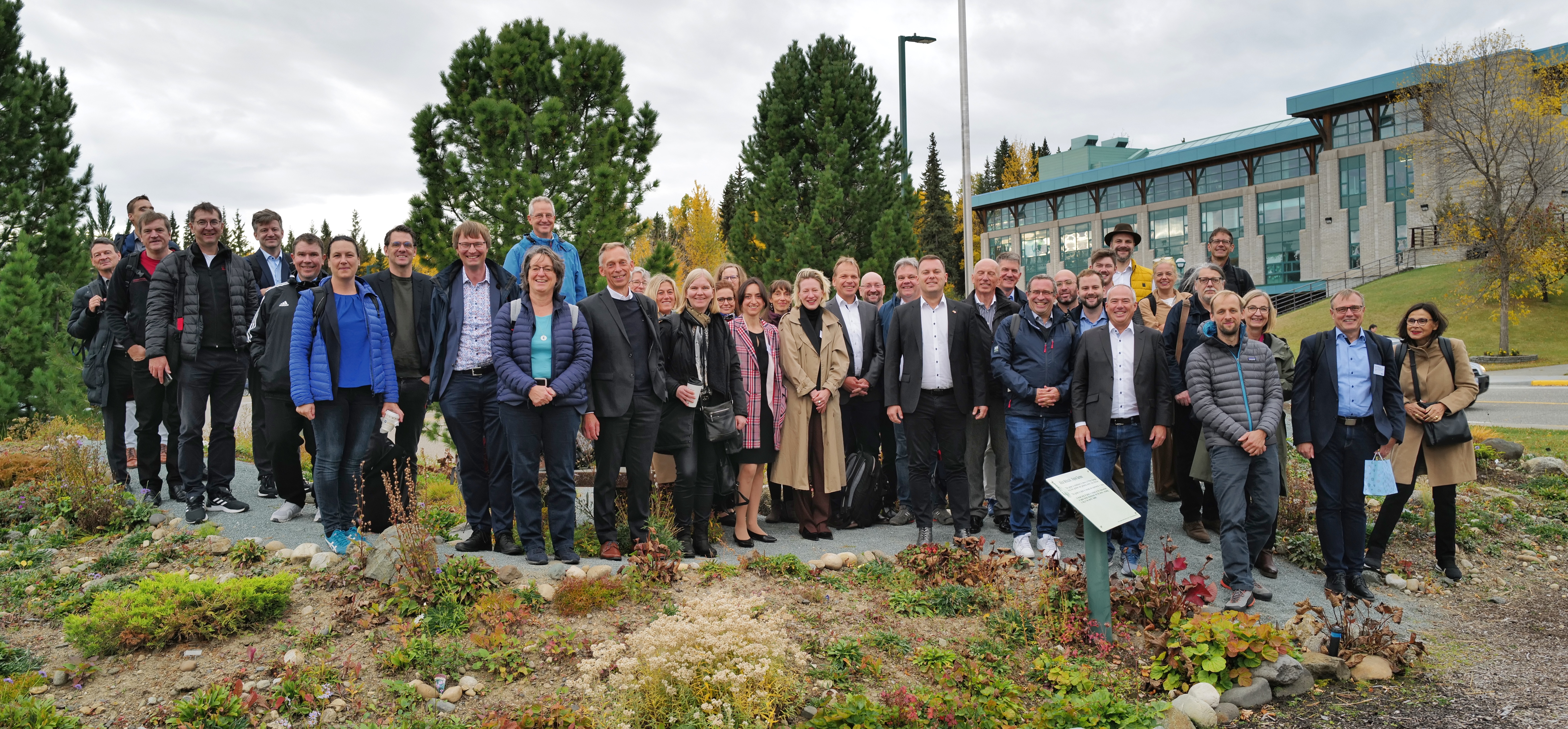 Gruppenfoto an der University of Northern British Columbia (UNBC) in Prince George, Kanada