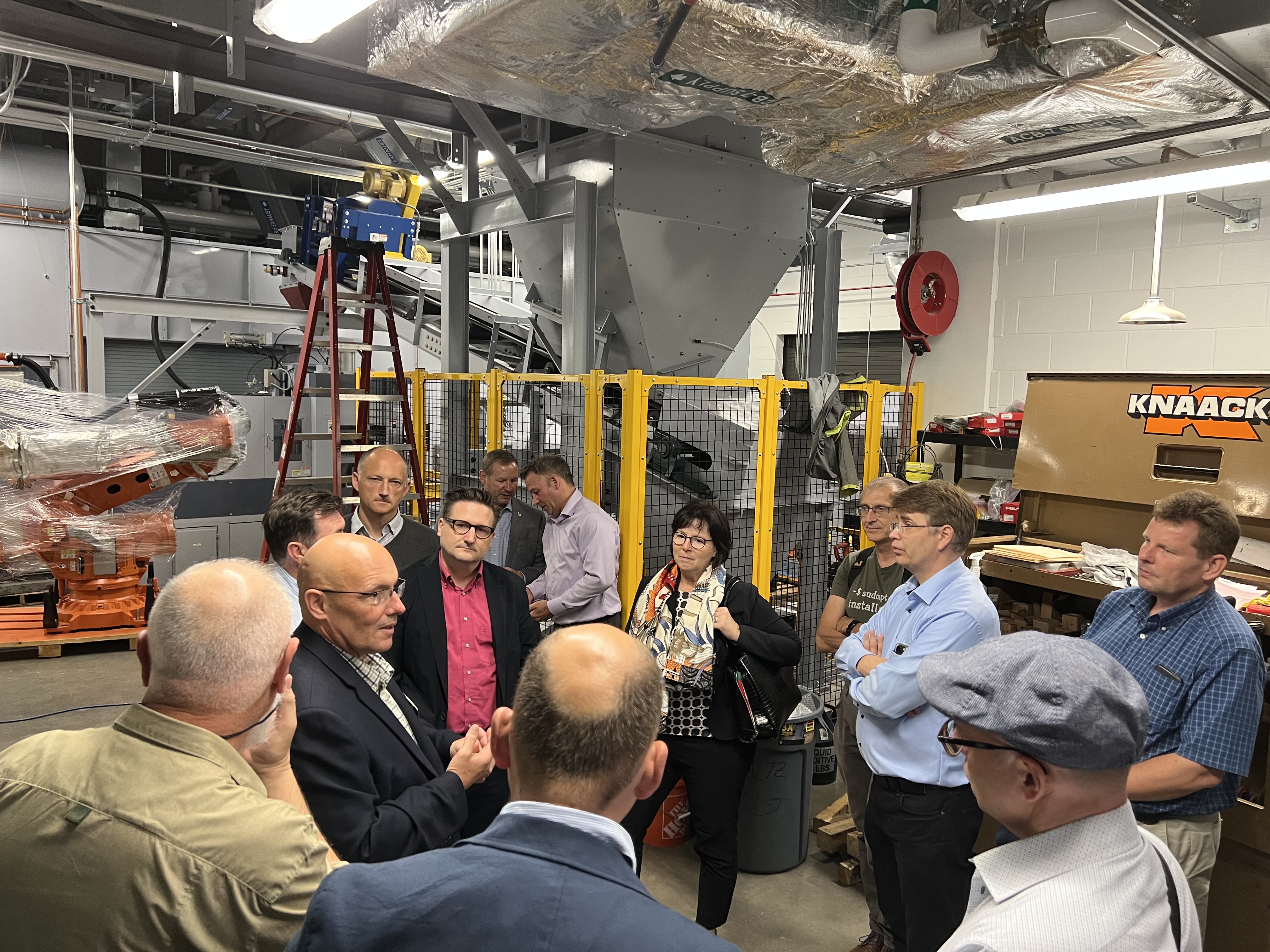 Exchange during the lab-tour at Purdue University 