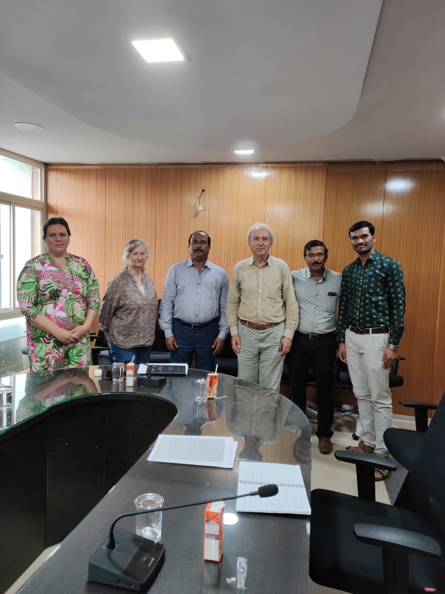 Coordination visit to UASB in 2022. From left to right: Merja Tölle (guest), E. Hoffmann, K.B. Umesh, A. Bürkert, P.J. Vazhacharickal, V. Bellundagi.