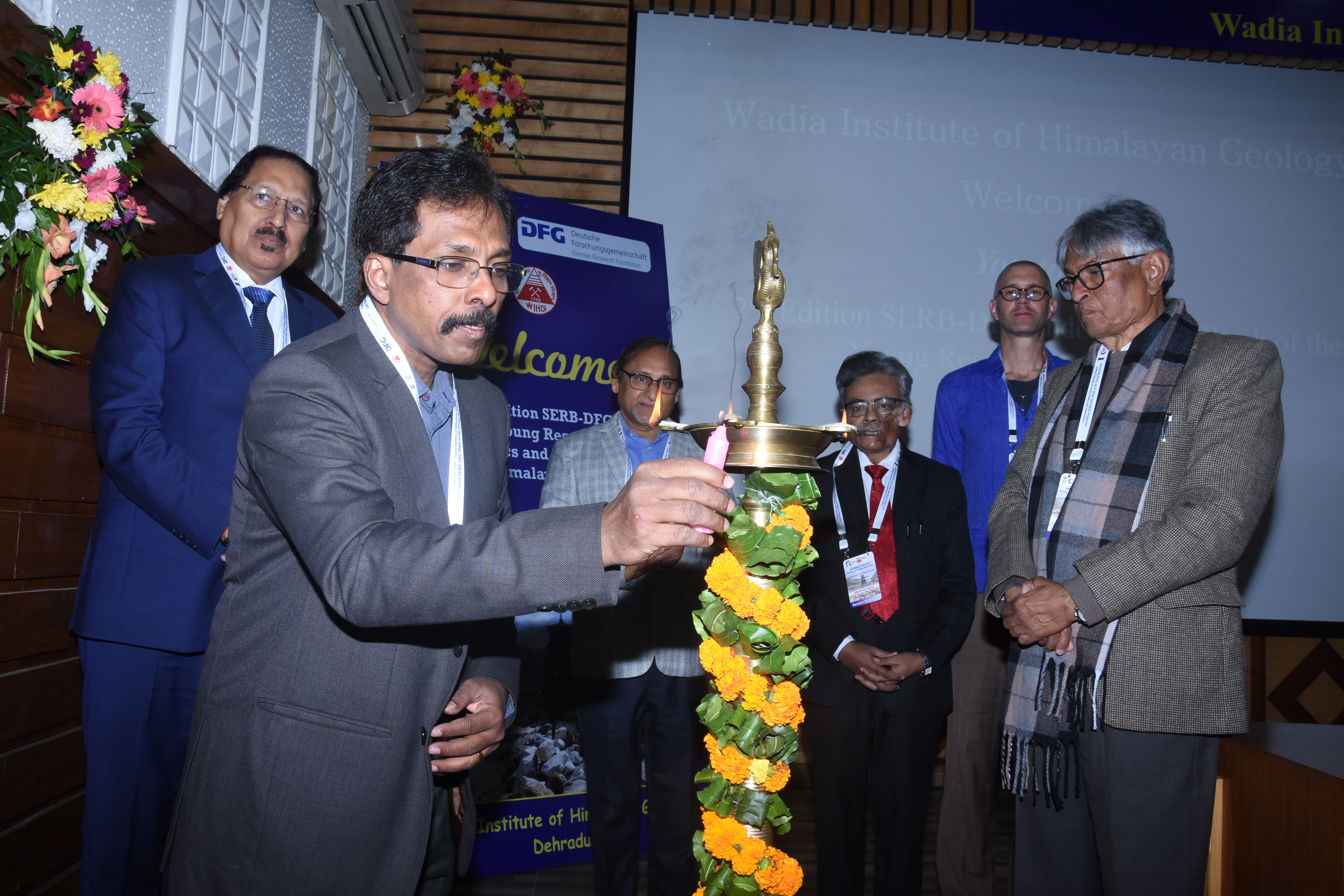 Inauguration ceremony at the Wadia Institute of Himalayan Geology (WIHG), Prof. Dr. T.N. Singh, Director IIT Patna; Praveen Somasundaram, SERB; Prof. Kalachand Sain, Director of the WIGH; Prof. Akhilesh Gupta, SERB Secretary; Prof. Bodo Bookhagen, University Potsdam, Prof. Talat Ahmad, WIHG; from left to right