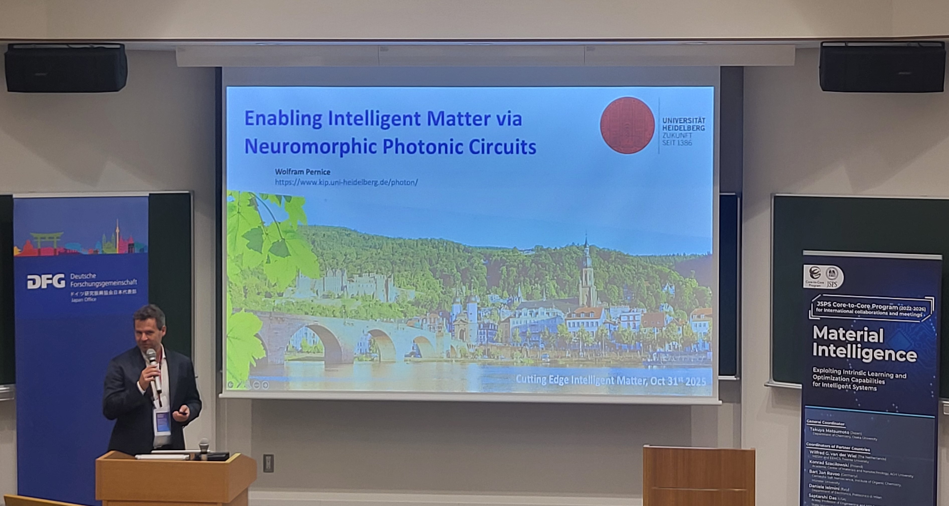 picture of the speaker at the Leibniz Lecture in Osaka