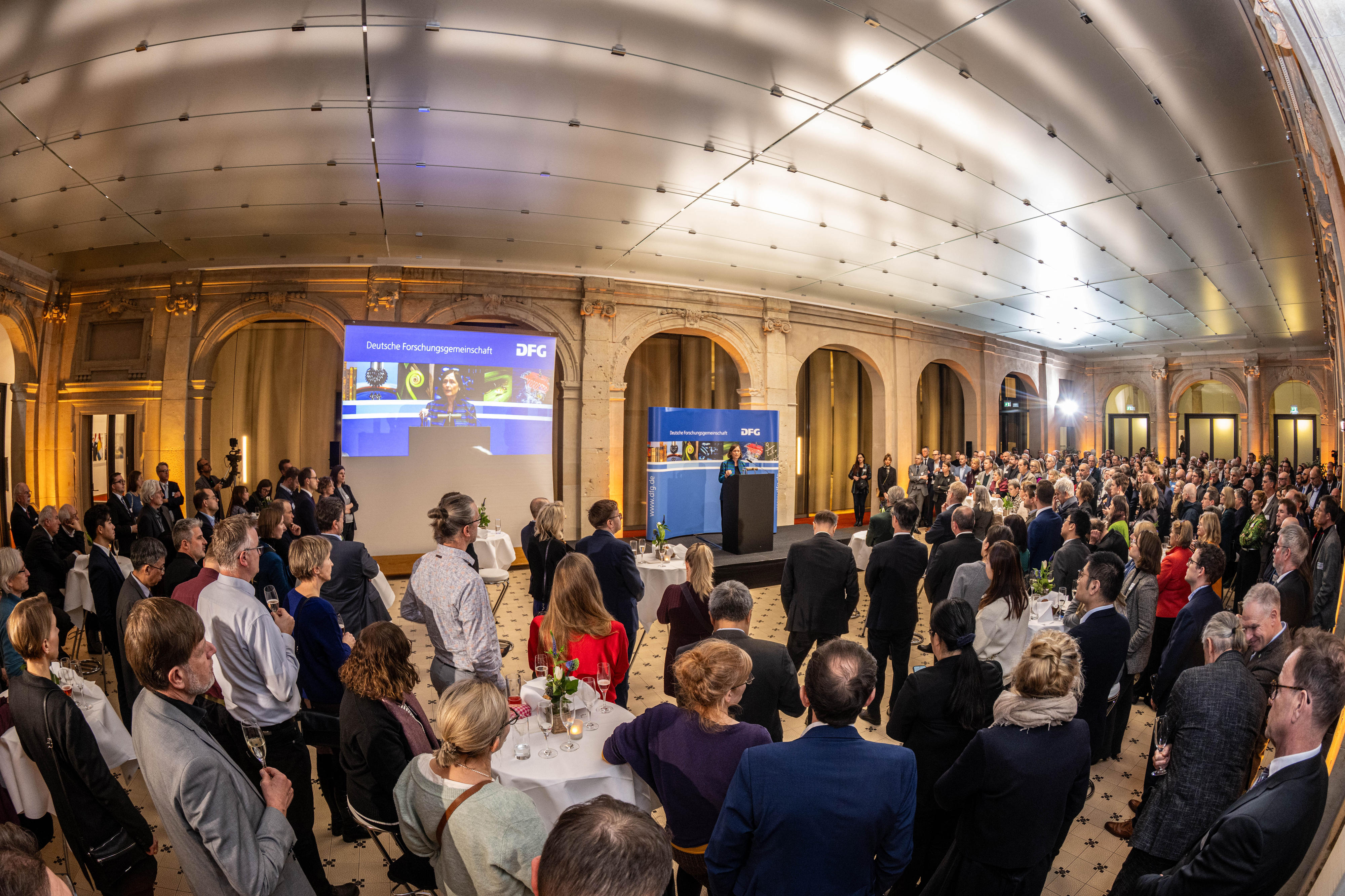 Blick in den Leibniz-Saal der Berlin-Brandenburgischen Akademie der Wissenschaften