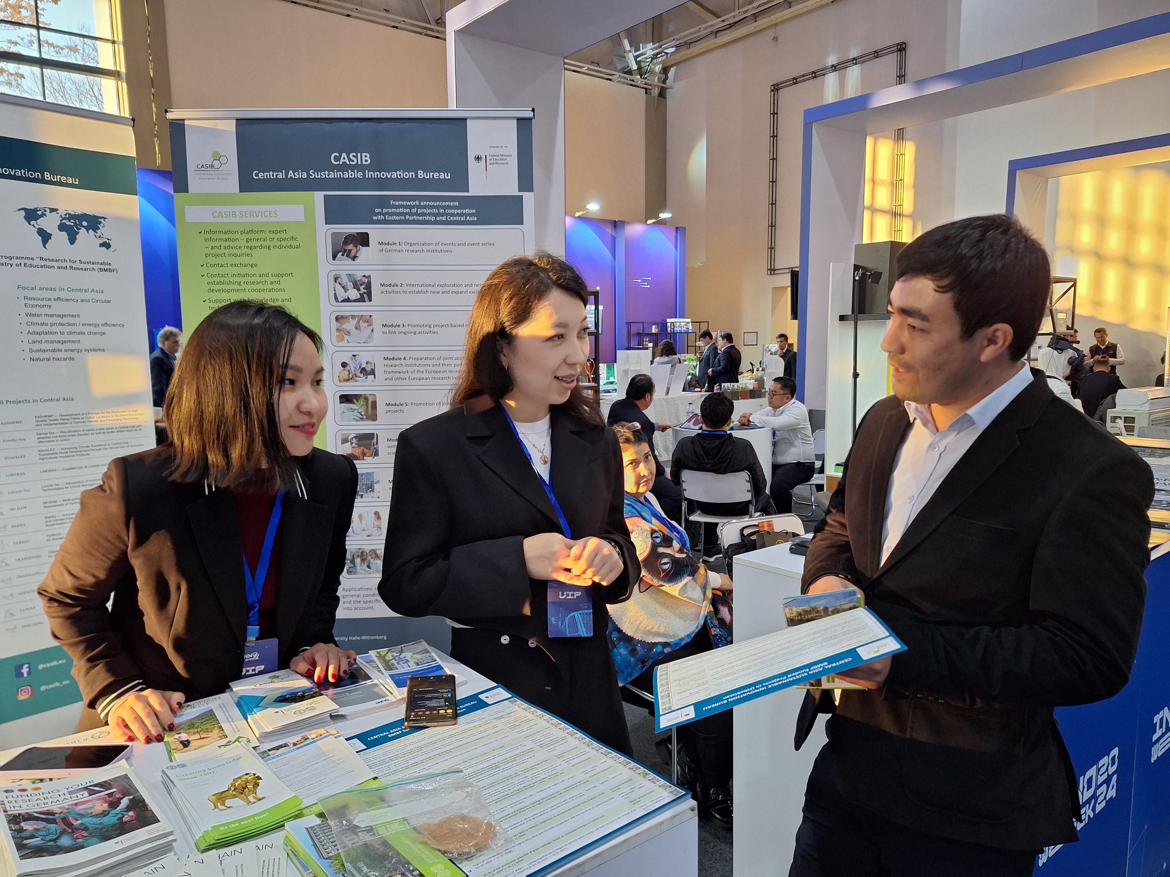 Bild eines Messestandes bei der Messeveranstaltung InnoWeek in Taschkent 2024