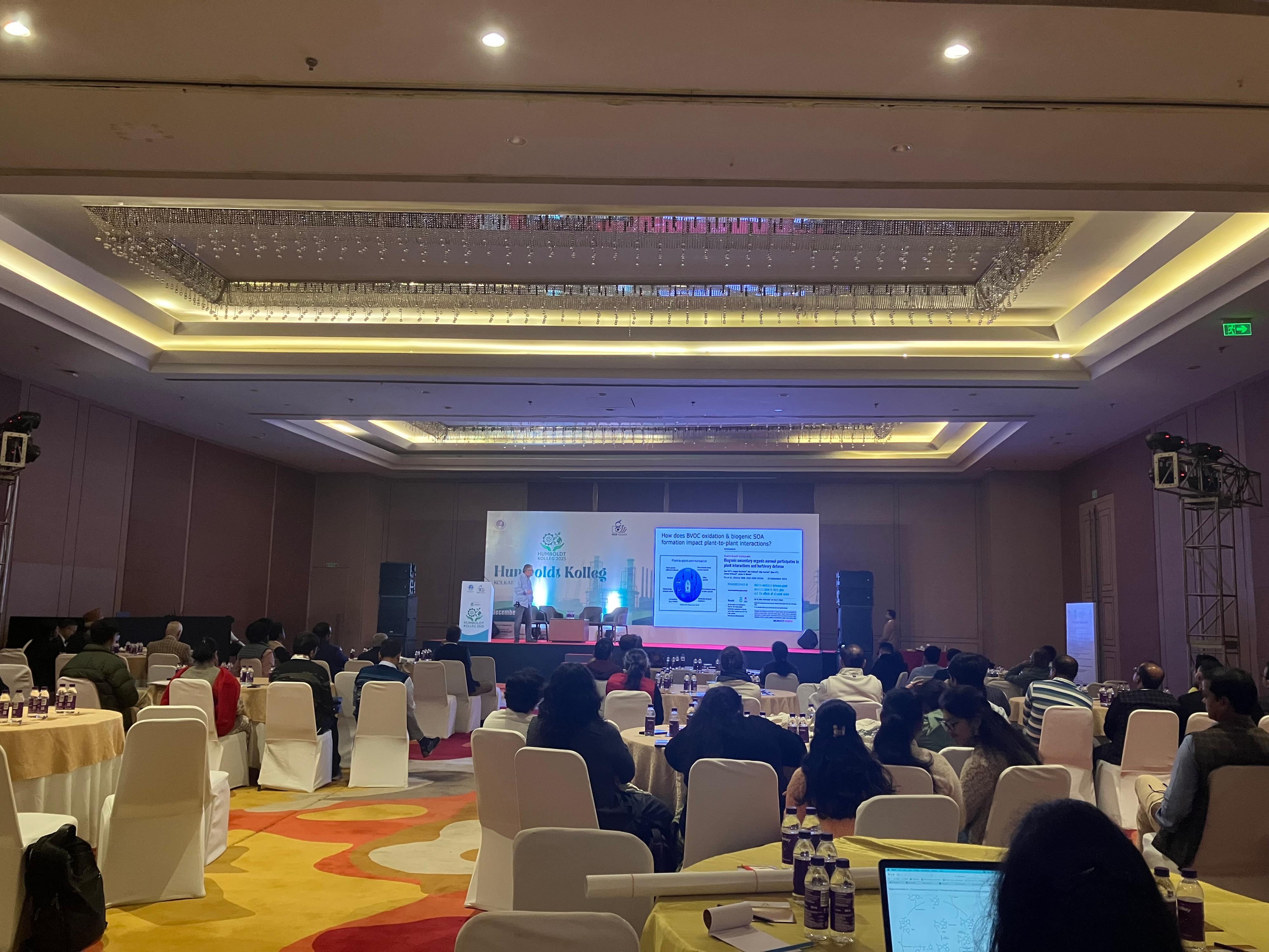 picture of the hall with attendees at the keynote lecture by Prof. Jörg-Peter Schnitzler at the Helmholtz Zentrum München – Deutsches Forschungszentrum für Gesundheit und Umwelt (GmbH), Neuherberg, Germany