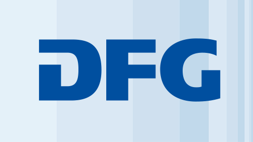 Dunkelblaues DFG-Logo auf leicht transparentem Fibonacci-Balken-Hintergrund in hellen Blautönen.