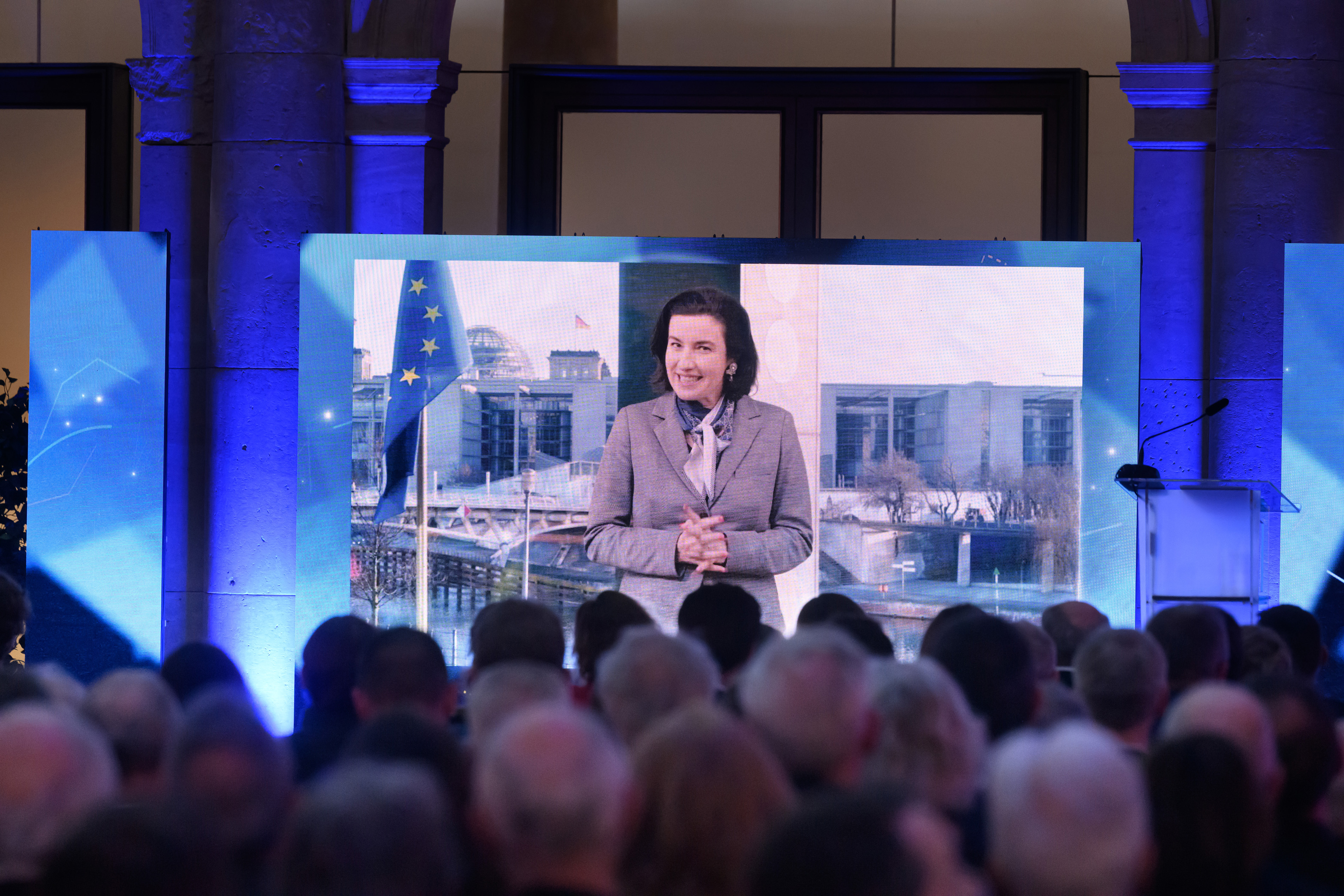 Auch die Bundesministerin für Forschung, Technologie und Raumfahrt, Dorothee Bär, würdigte die Leistung der Preisträger*innen