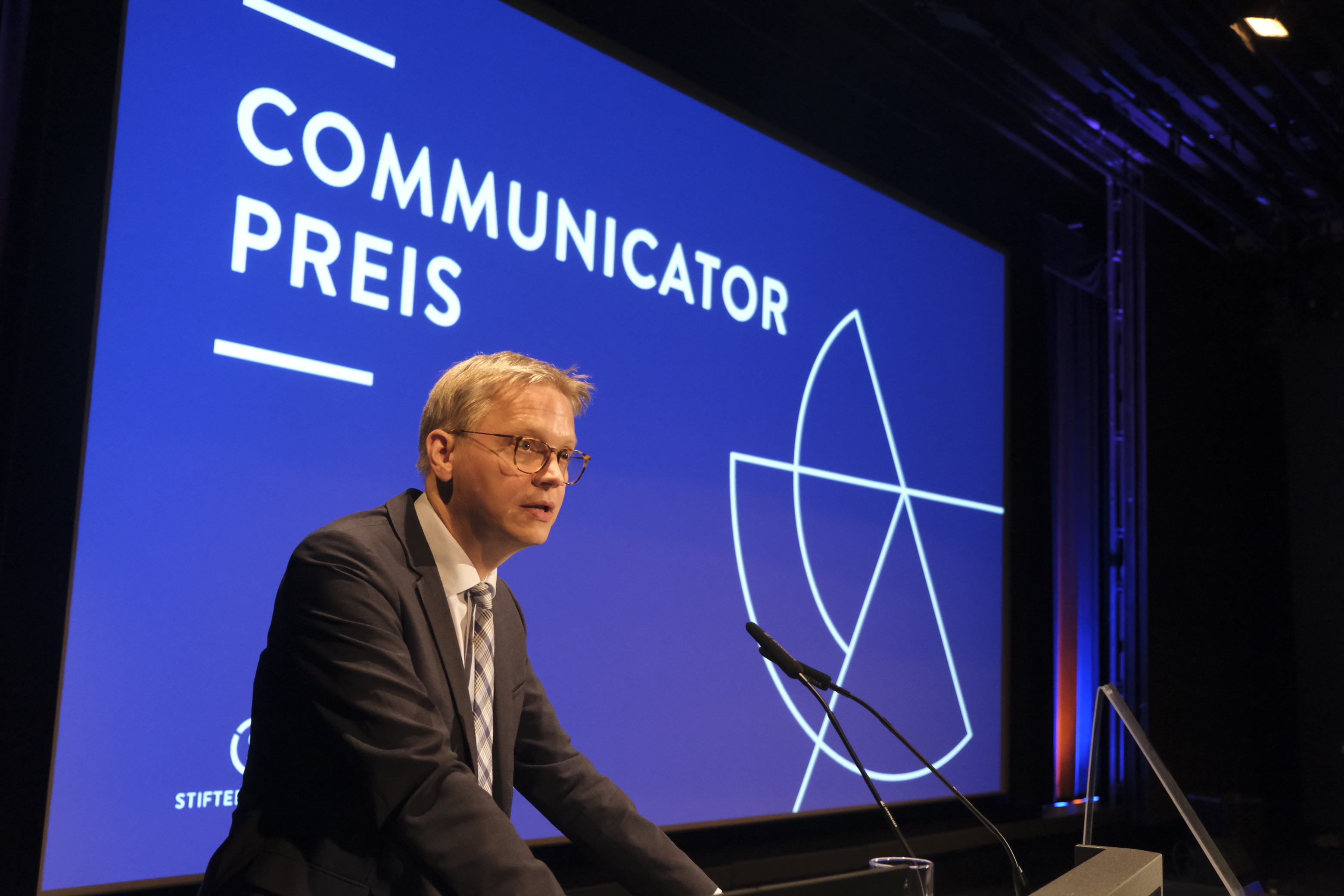Die Laudatio hielt der Juryvorsitzende der Jury des Communicator-Preises Prof. Dr. Johannes Grave (Friedrich-Schiller-Universität Jena)