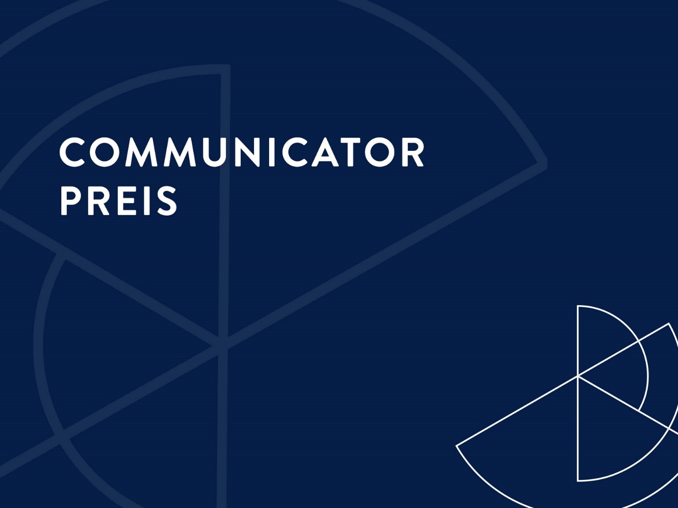 Weiße Schrift "Communicator Preis" auf dunkelblauem Hintergrund