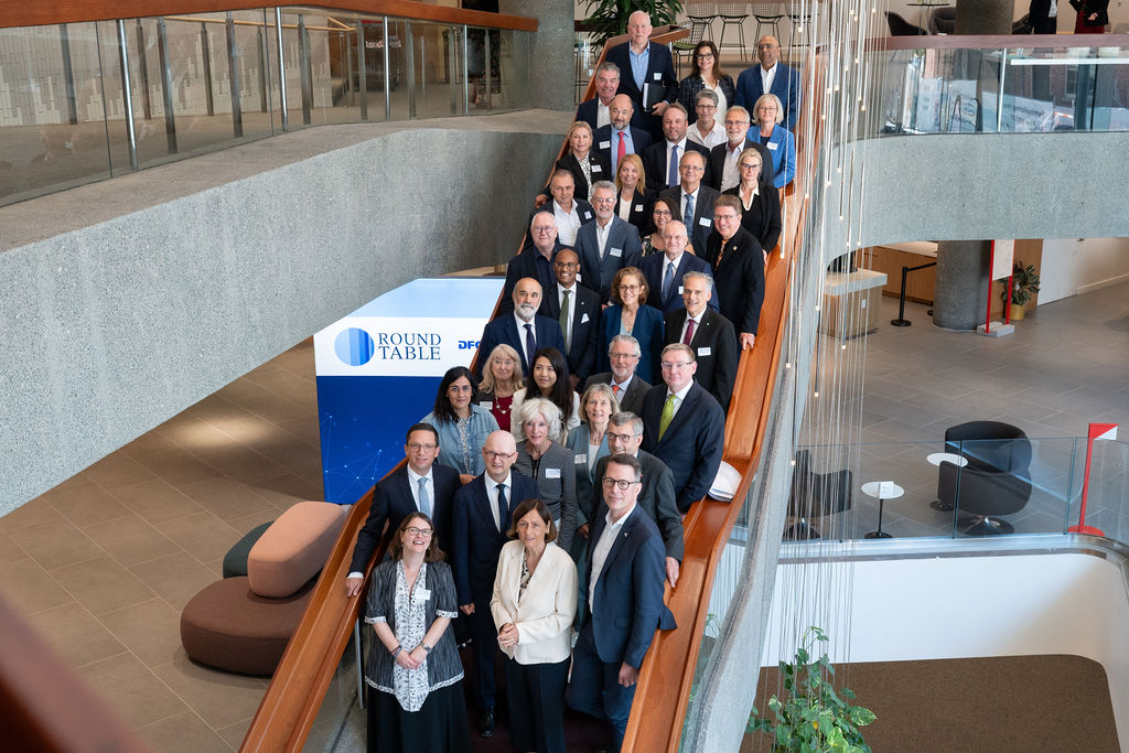 Ein Gruppenbild der Teilnehmer des DFG-Round Table in Washington
